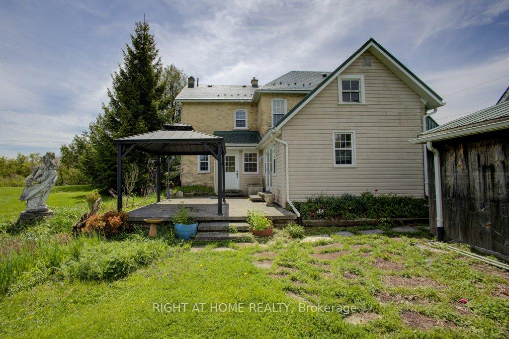 Photo 27 of 402 Lambton Street E, West Grey — HOMEH