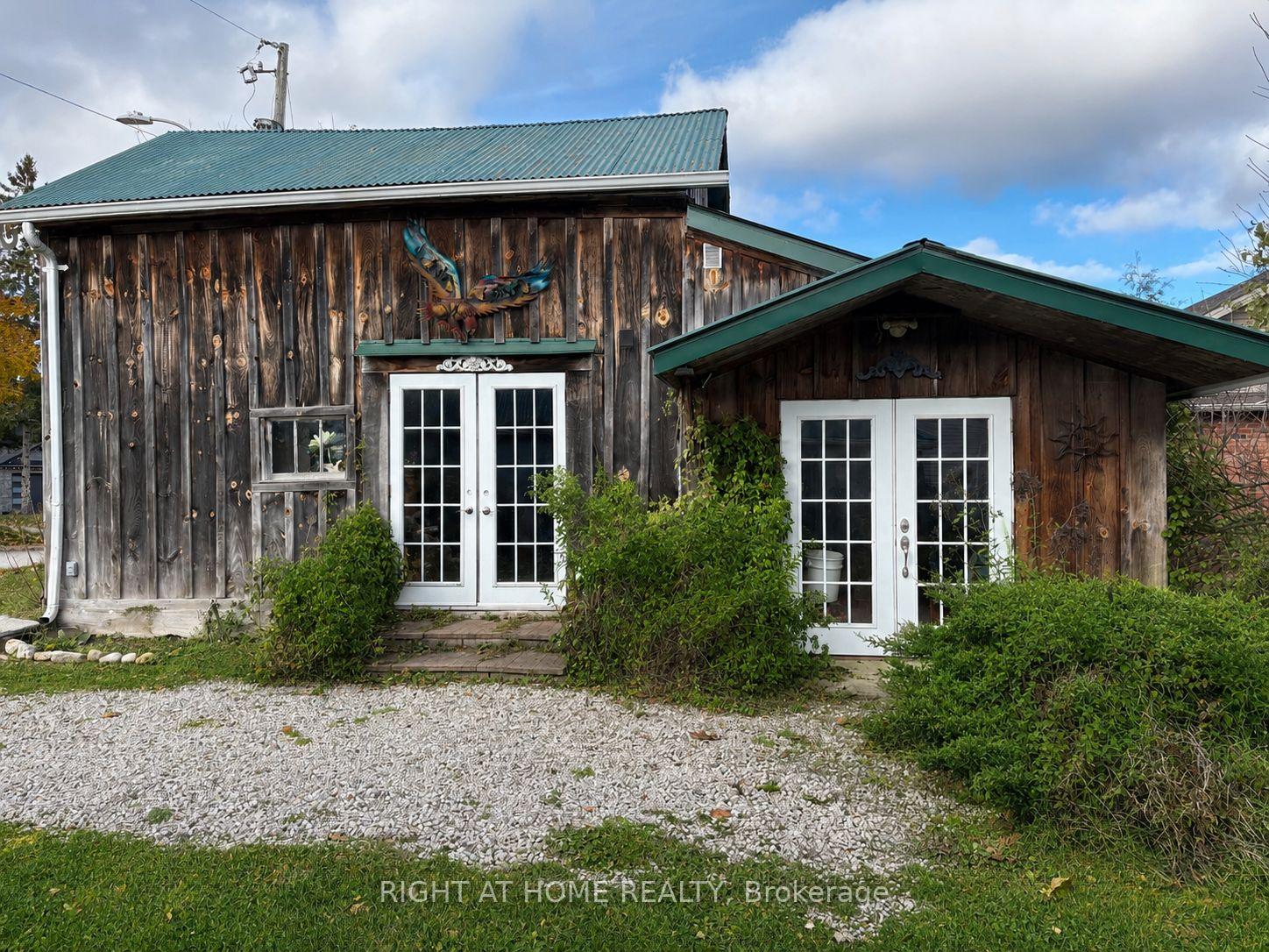 Photo 29 of 402 Lambton Street E, West Grey — HOMEH