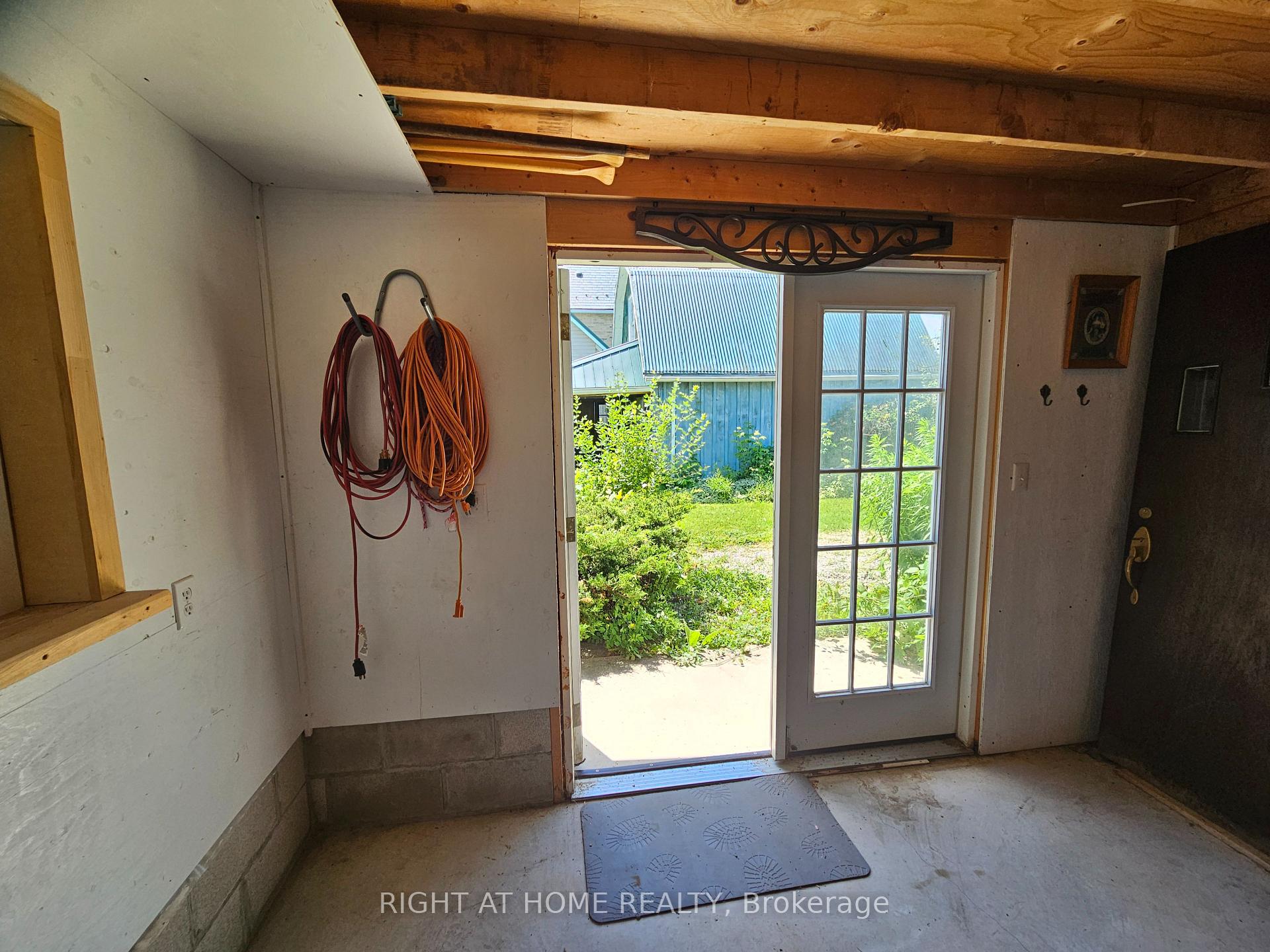Photo 33 of 402 Lambton Street E, West Grey — HOMEH