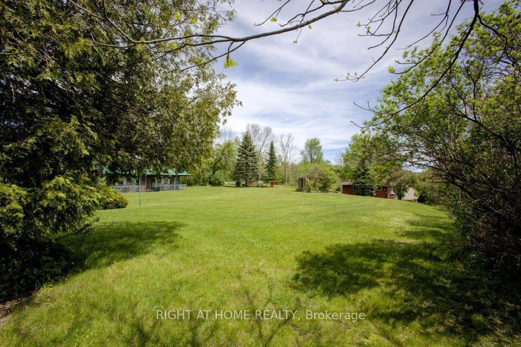 Photo 39 of 402 Lambton Street E, West Grey — HOMEH
