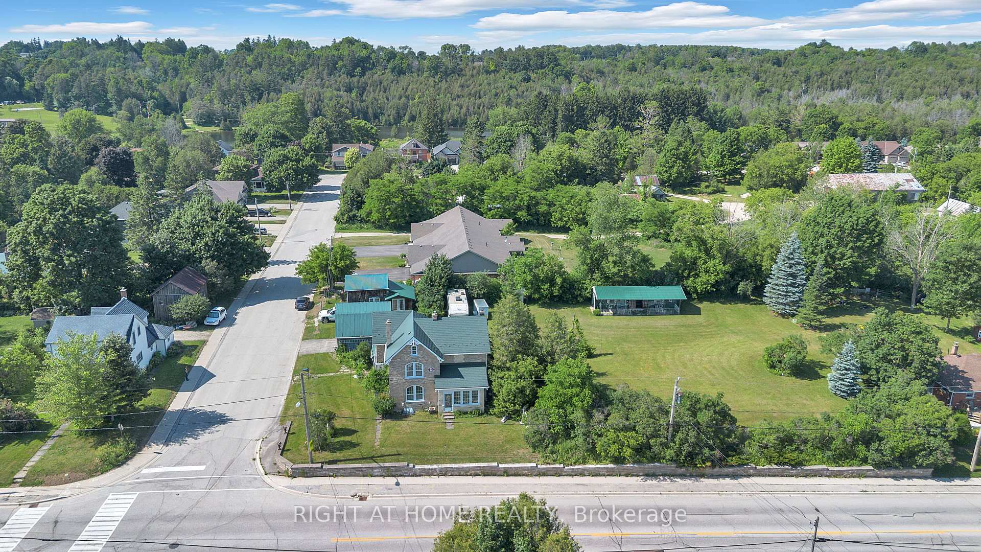 Photo 41 of 402 Lambton Street E, West Grey — HOMEH
