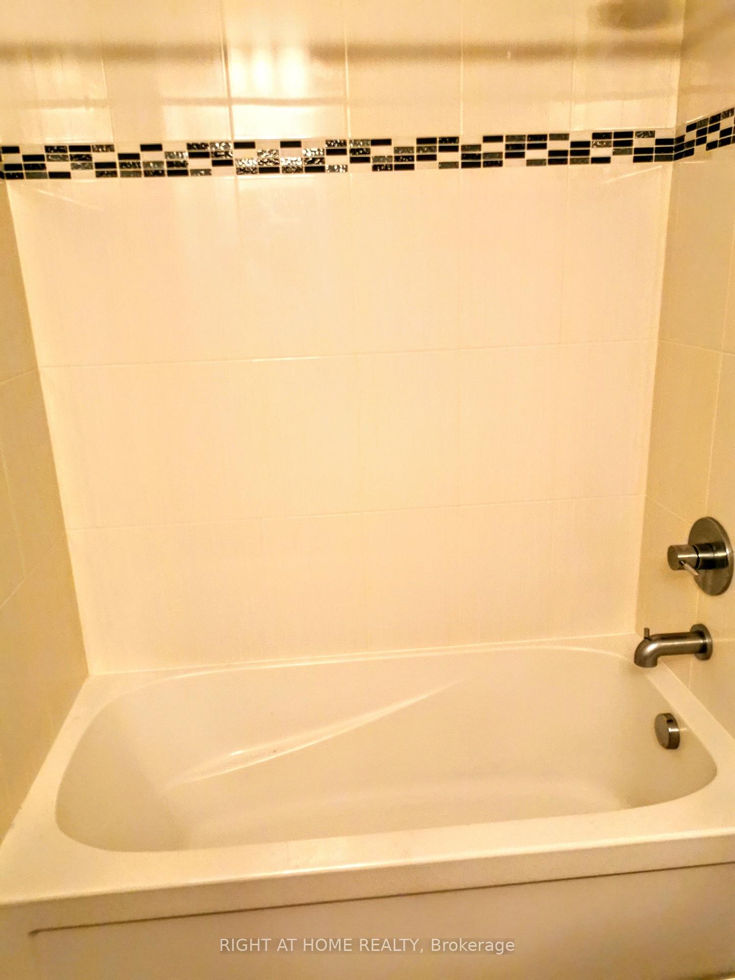 Photo 17 of Unit 2307, 195 Besserer Street, Ottawa, Sandy Hill — HOMEH