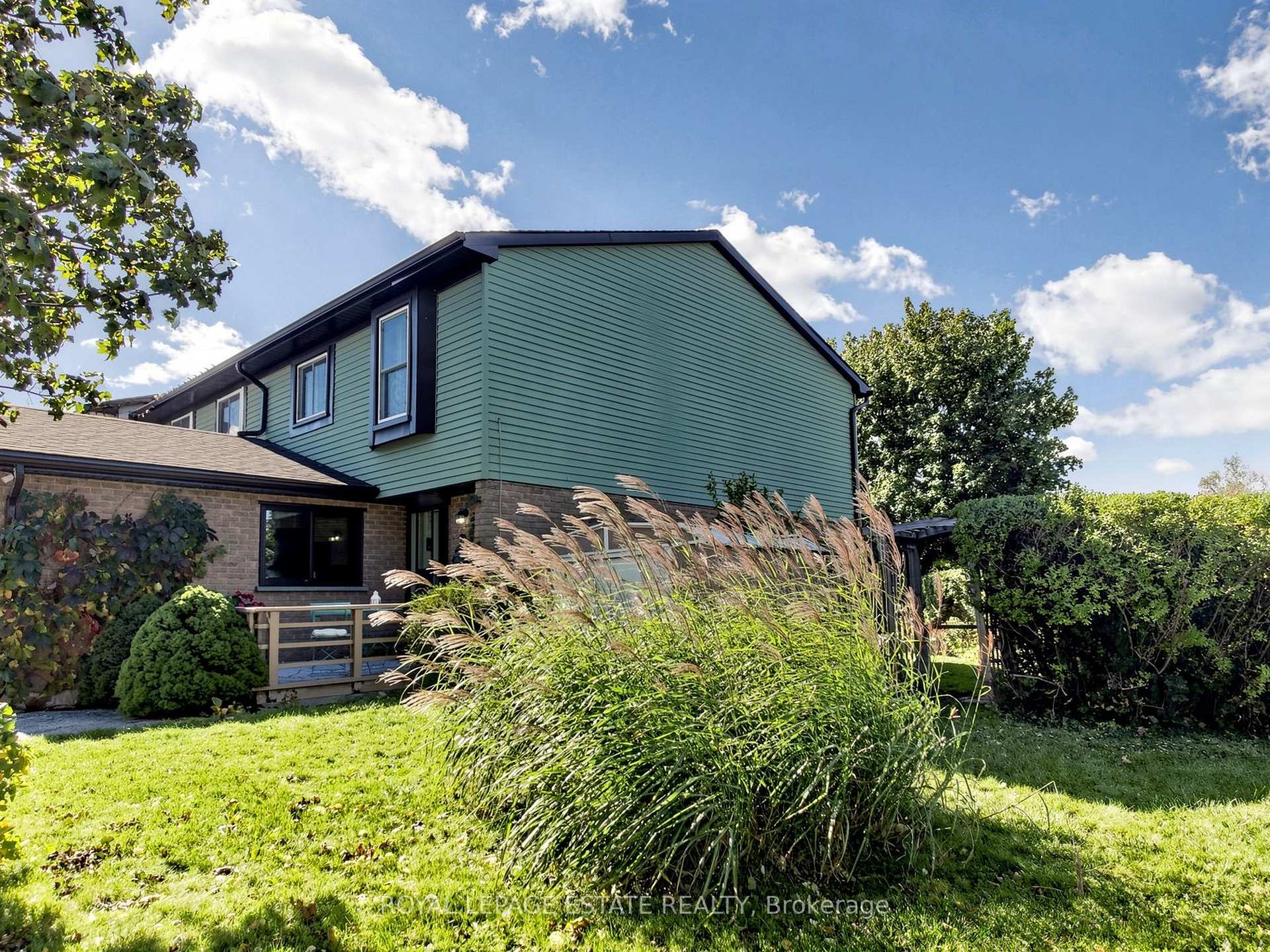 Photo 2 of 38 Burbank Crescent, Orangeville — HOMEH