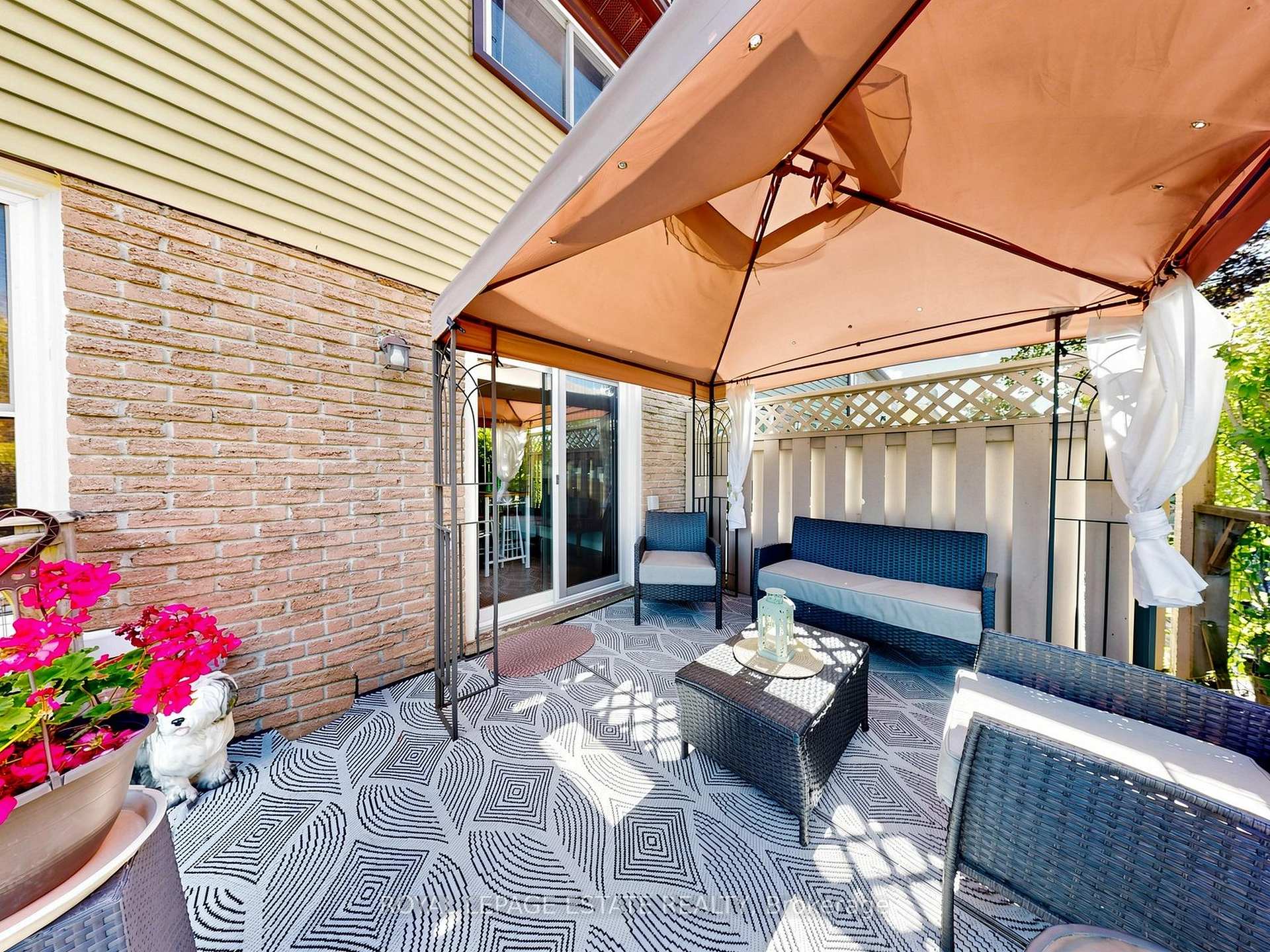 Photo 11 of 38 Burbank Crescent, Orangeville — HOMEH