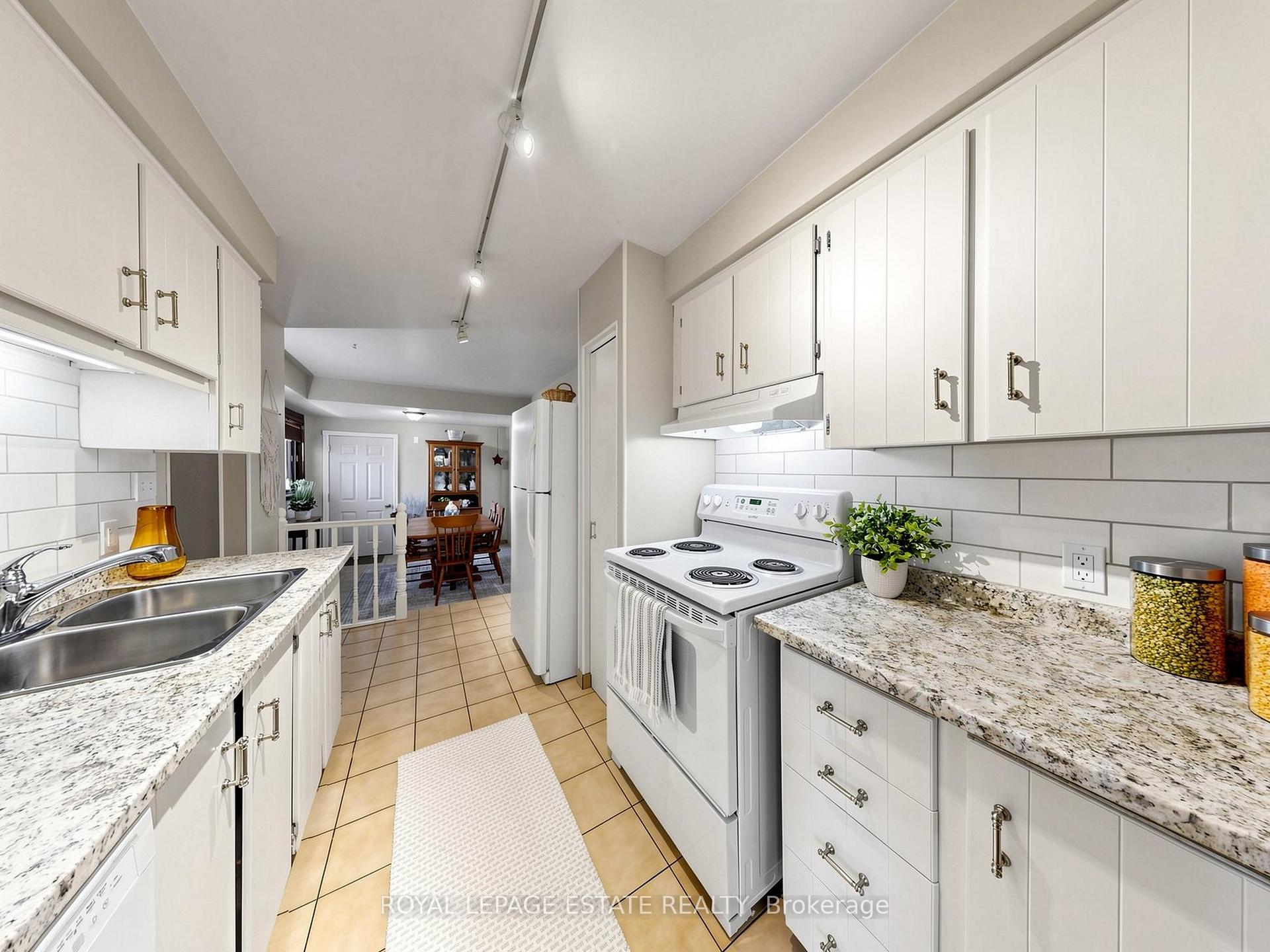 Photo 13 of 38 Burbank Crescent, Orangeville — HOMEH