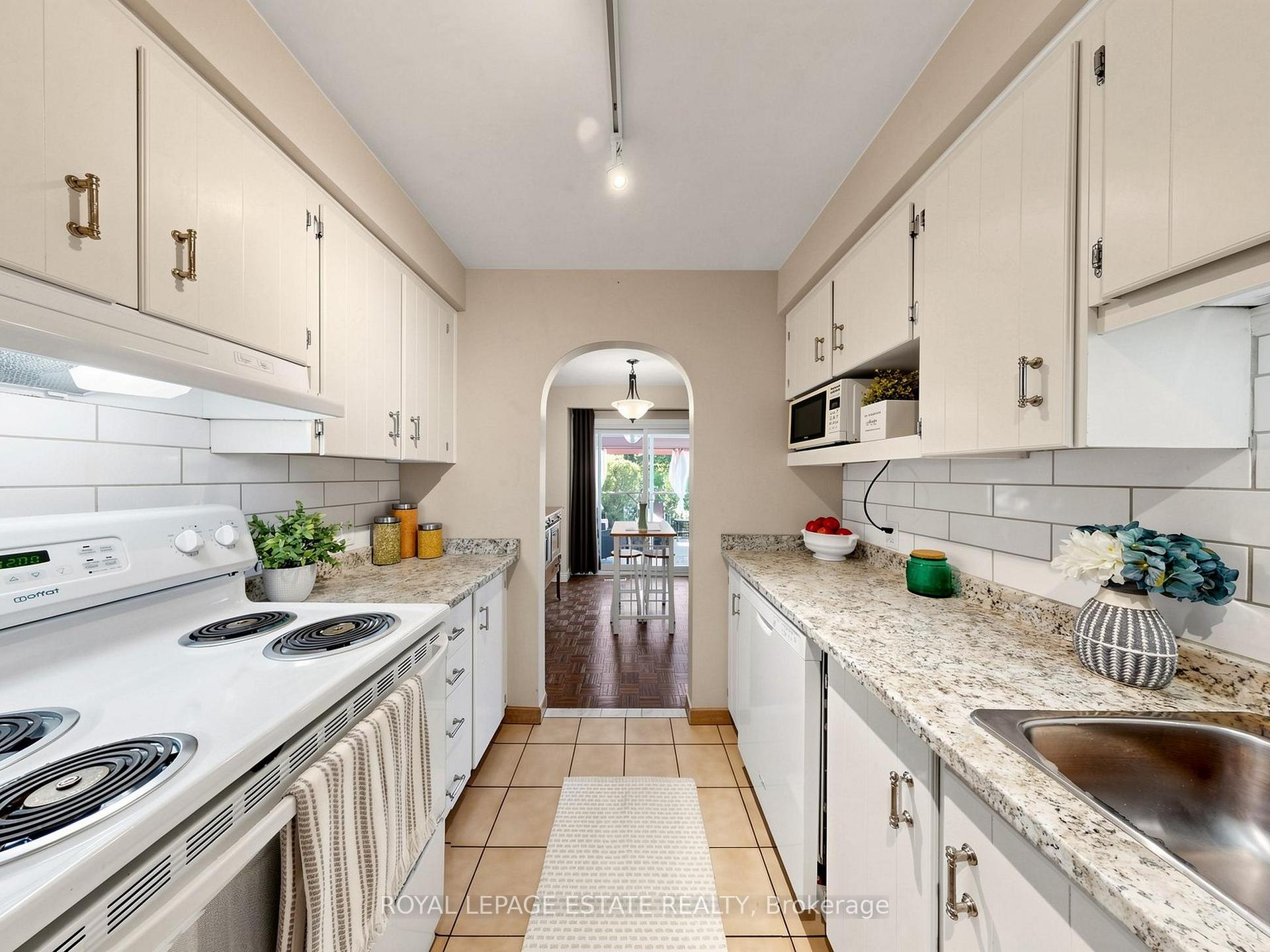 Photo 16 of 38 Burbank Crescent, Orangeville — HOMEH