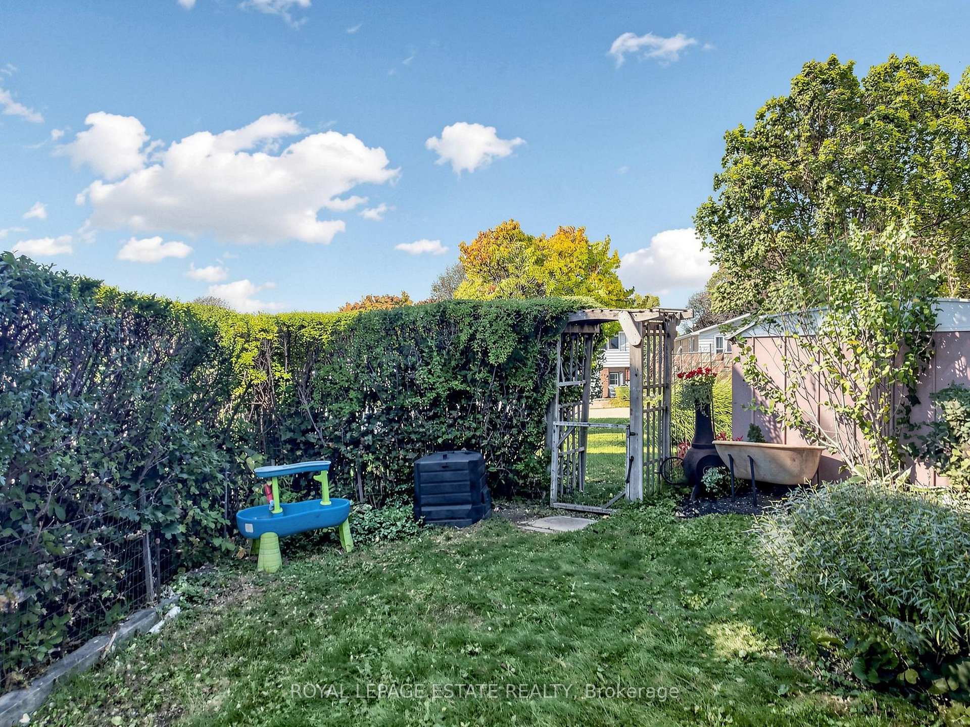 Photo 36 of 38 Burbank Crescent, Orangeville — HOMEH