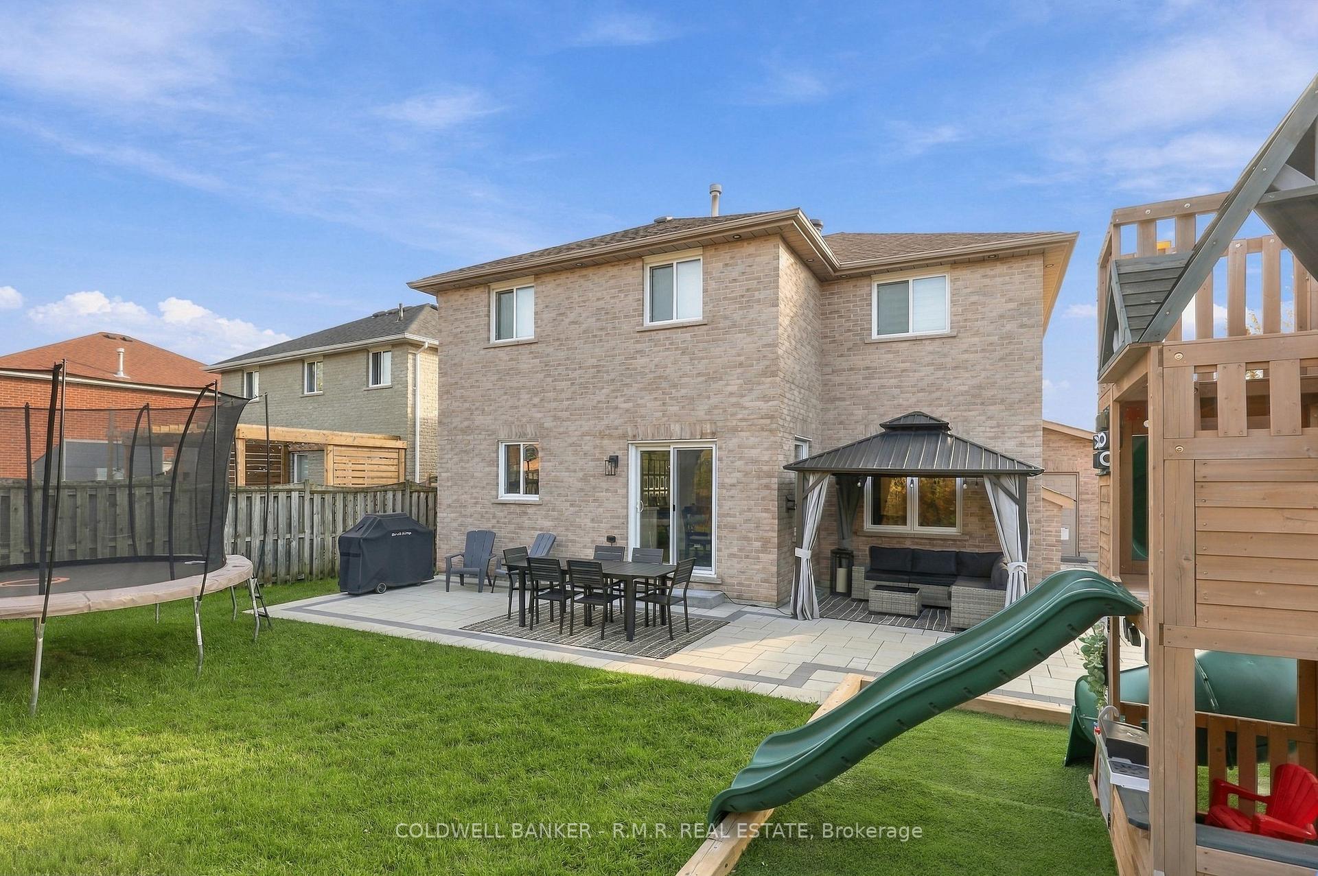 Photo 35 of 46 Honey Crescent, Barrie, Painswick South — HOMEH