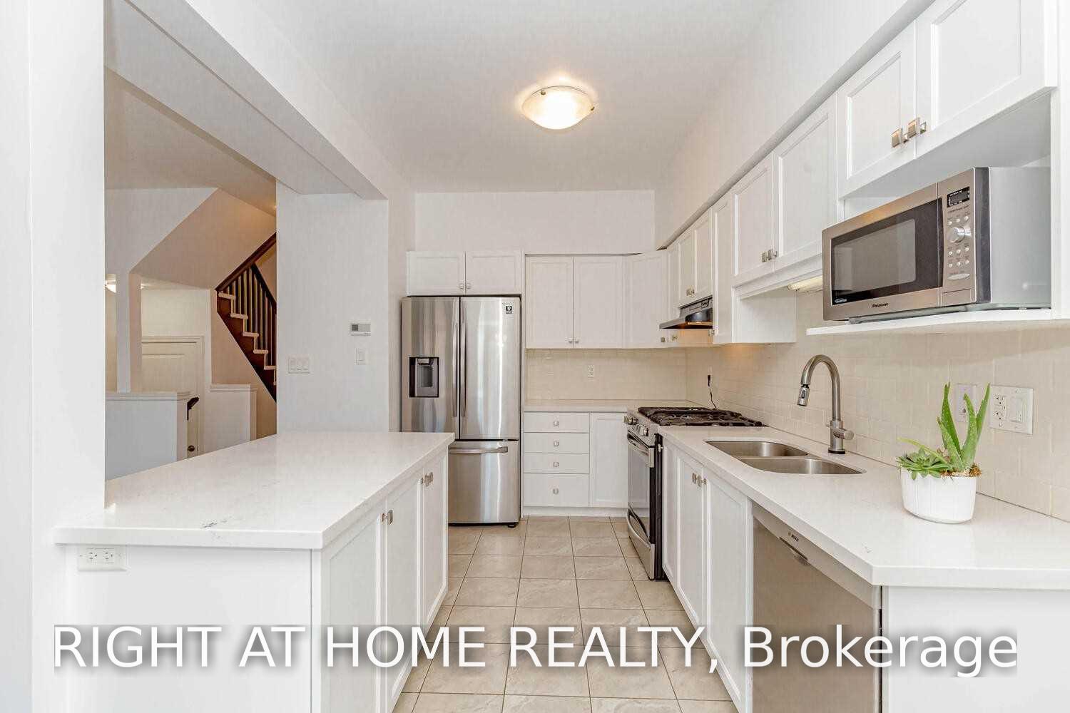 Photo 7 of Unit 11, 6 Chestnut Drive, Grimsby, Grimsby West — HOMEH