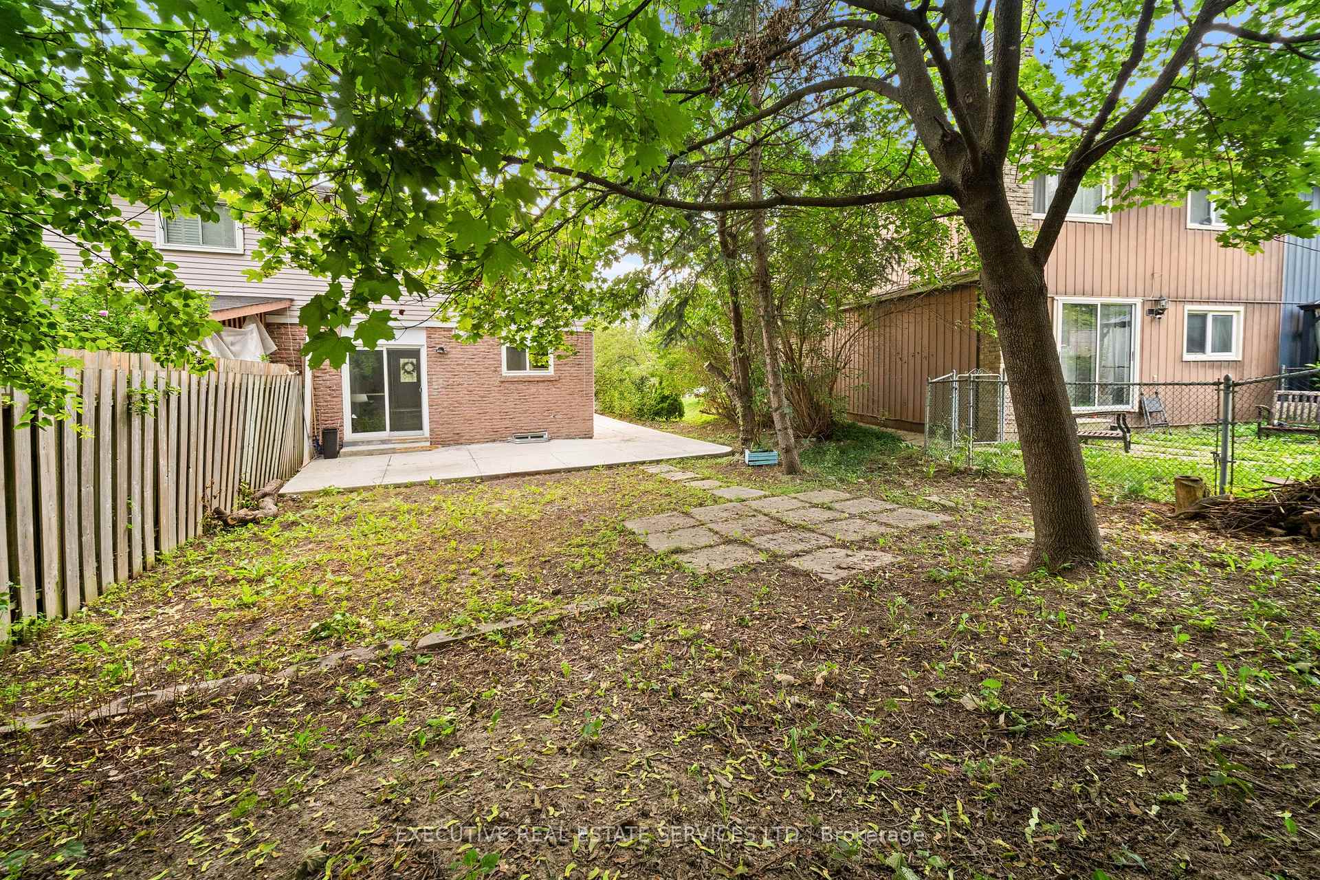Photo 40 of 100 Centre Street N, Brampton, Brampton North — HOMEH