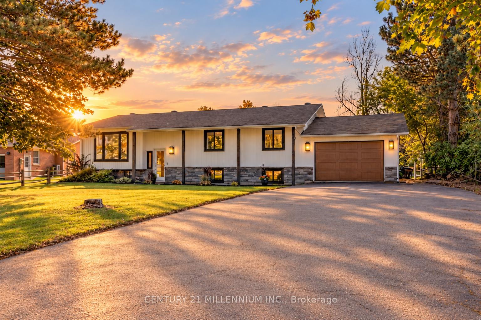 Photo of 35 Cloverhill Crescent