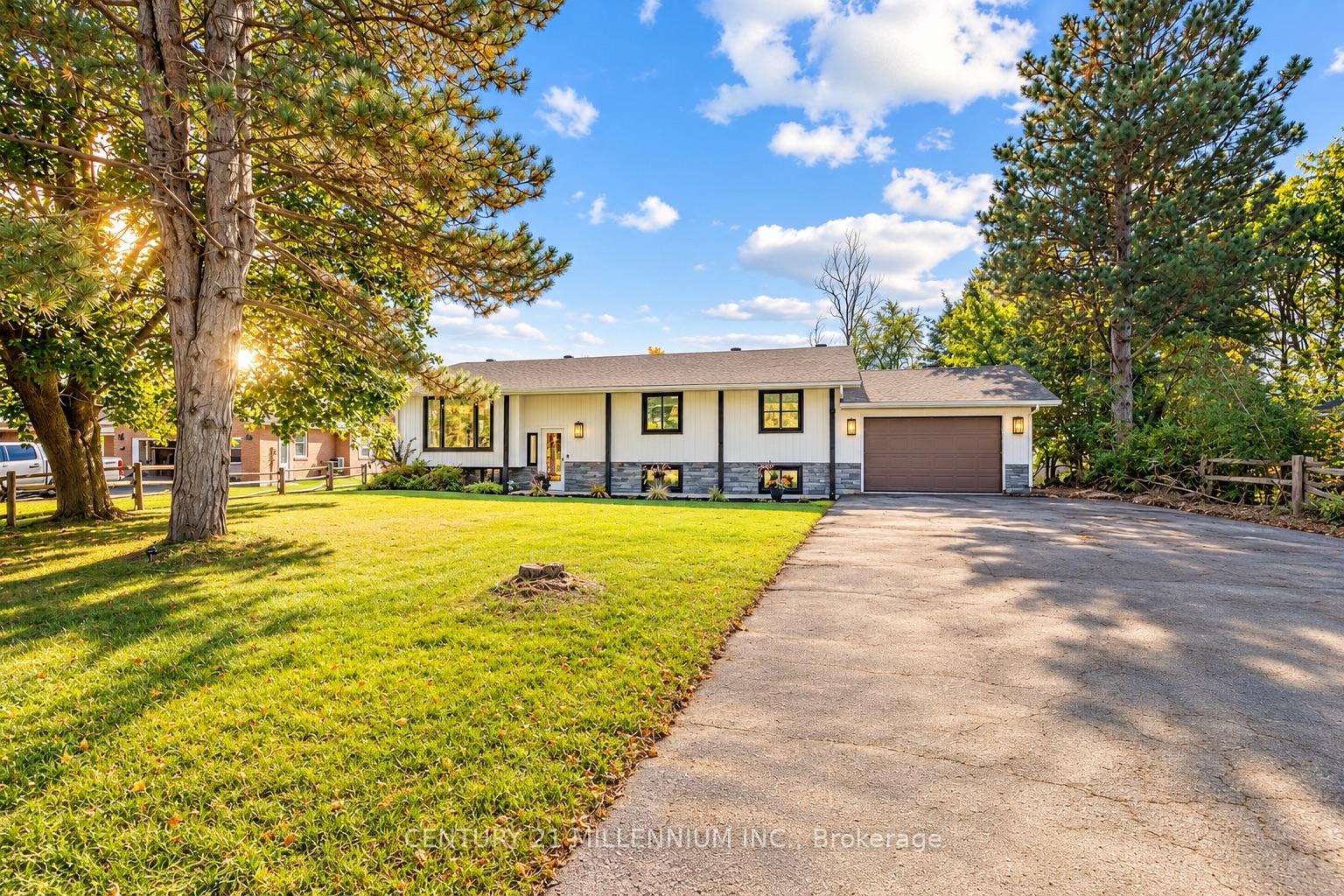 Photo 2 of 35 Cloverhill Crescent, Innisfil, Cookstown — HOMEH