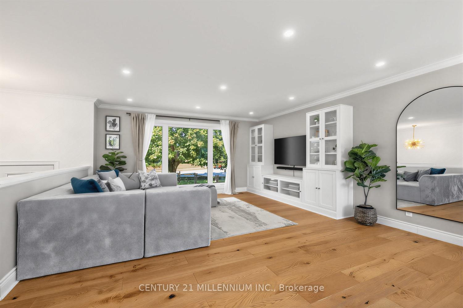 Photo 5 of 35 Cloverhill Crescent, Innisfil, Cookstown — HOMEH