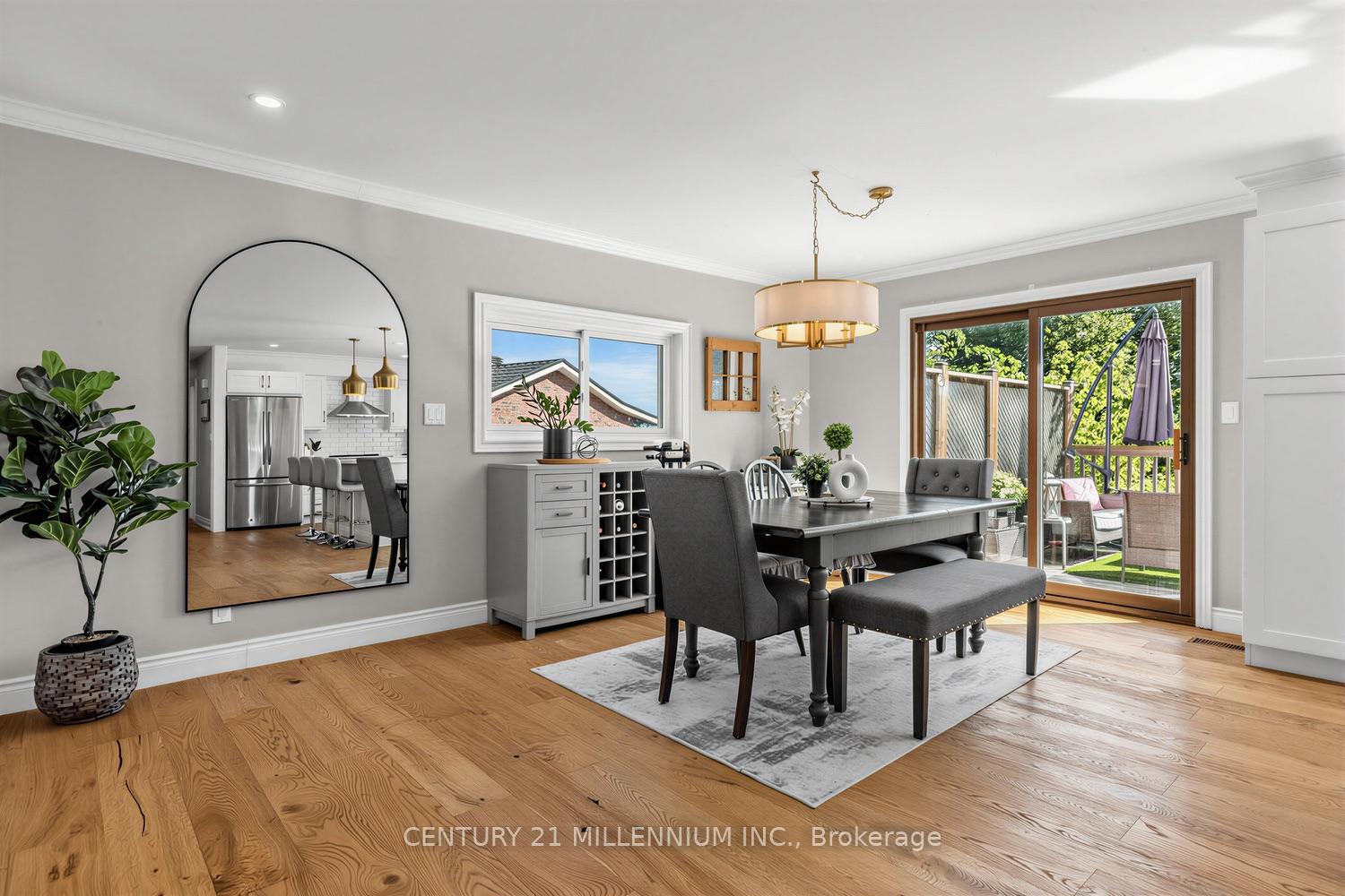Photo 15 of 35 Cloverhill Crescent, Innisfil, Cookstown — HOMEH