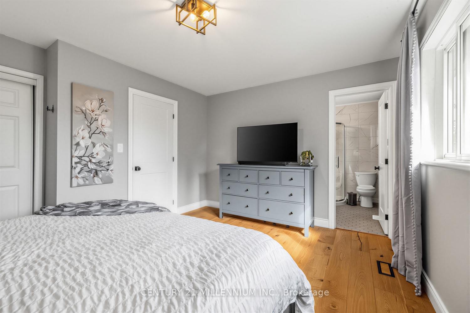 Photo 21 of 35 Cloverhill Crescent, Innisfil, Cookstown — HOMEH