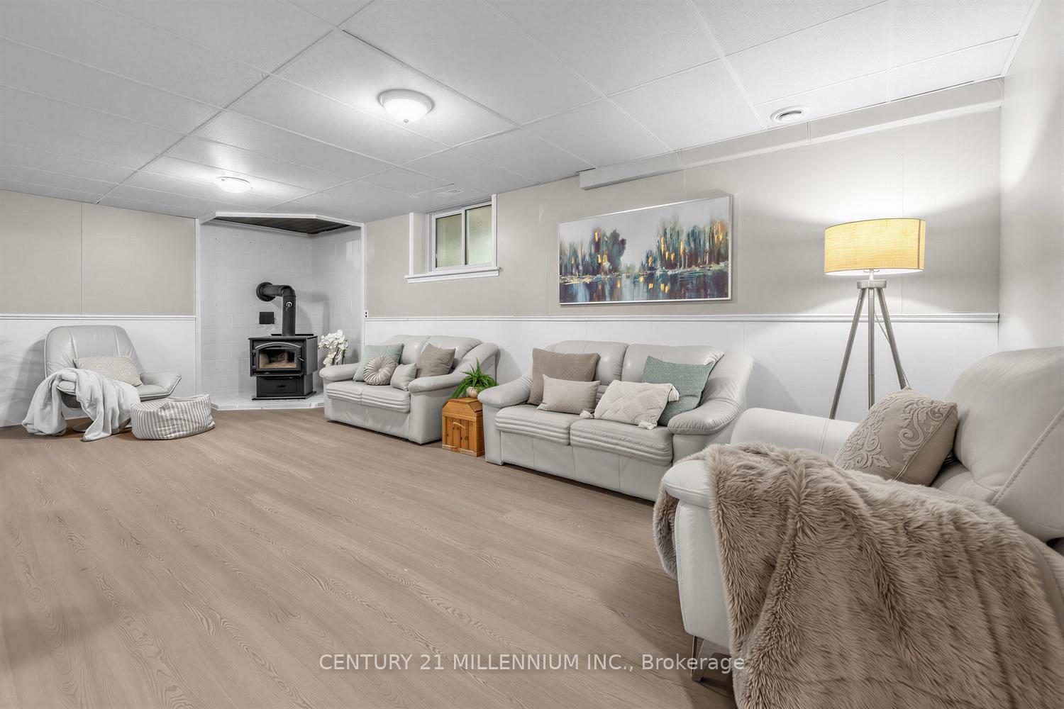 Photo 28 of 35 Cloverhill Crescent, Innisfil, Cookstown — HOMEH