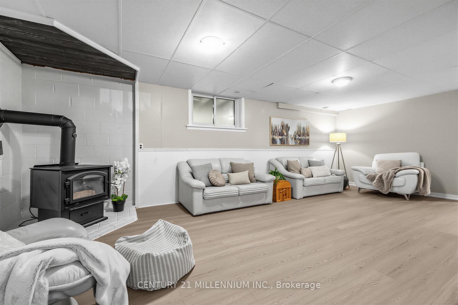 Photo 29 of 35 Cloverhill Crescent, Innisfil, Cookstown — HOMEH