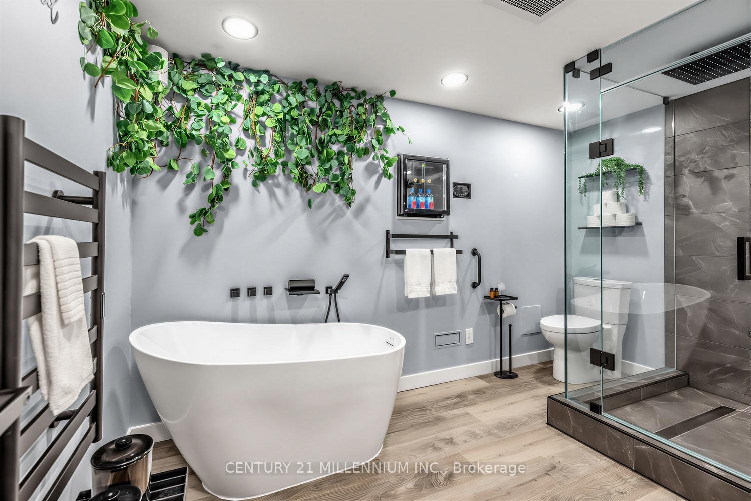 Photo 31 of 35 Cloverhill Crescent, Innisfil, Cookstown — HOMEH