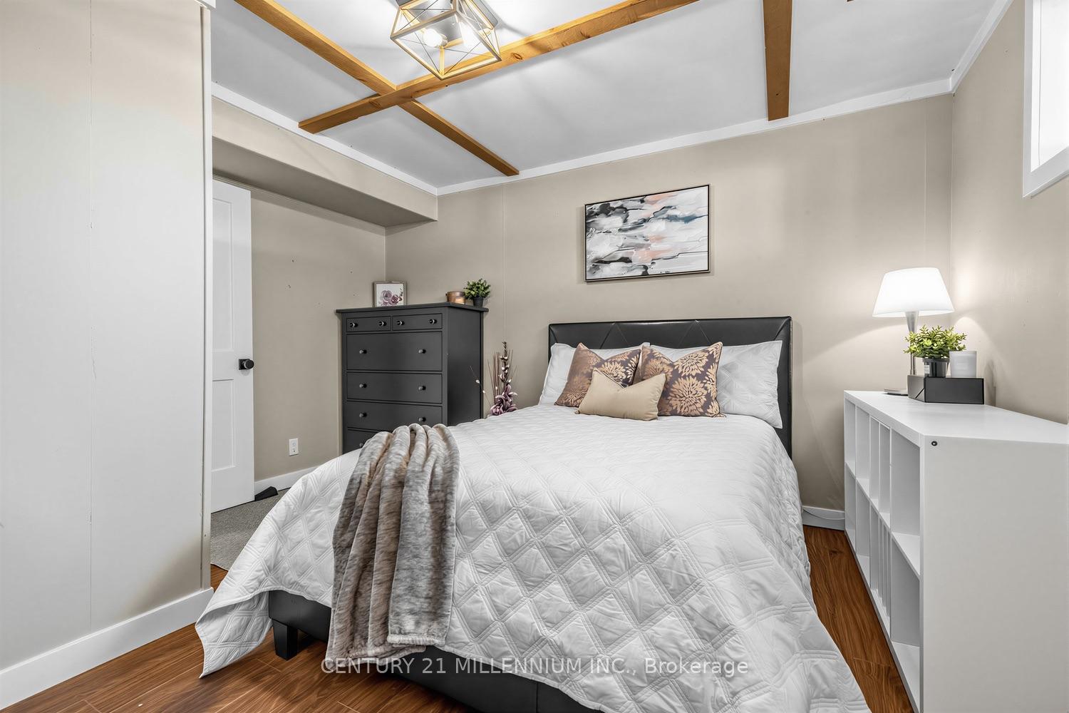Photo 37 of 35 Cloverhill Crescent, Innisfil, Cookstown — HOMEH