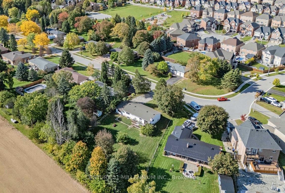 Photo 49 of 35 Cloverhill Crescent, Innisfil, Cookstown — HOMEH