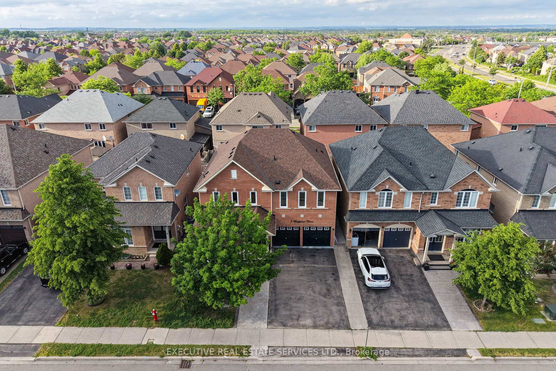 Photo 2 of 7 Chapparal Drive, Brampton, Sandringham-Wellington — HOMEH