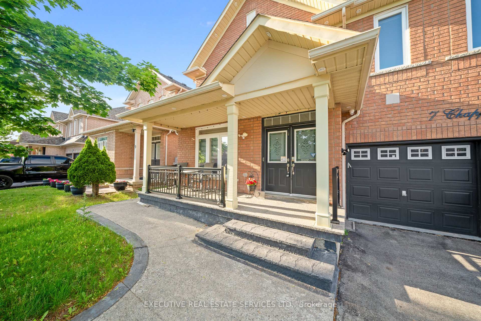 Photo 5 of 7 Chapparal Drive, Brampton, Sandringham-Wellington — HOMEH