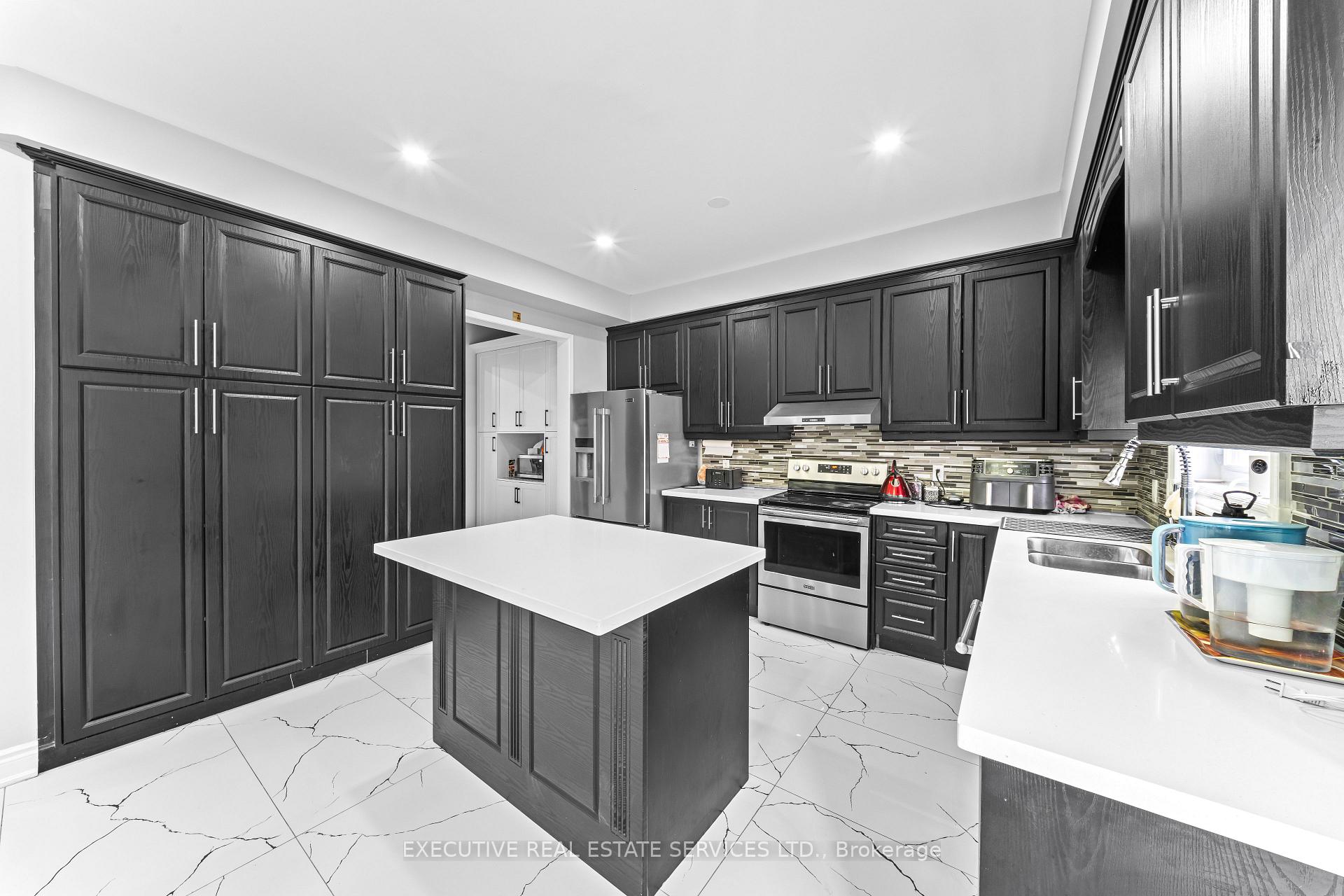 Photo 18 of 7 Chapparal Drive, Brampton, Sandringham-Wellington — HOMEH