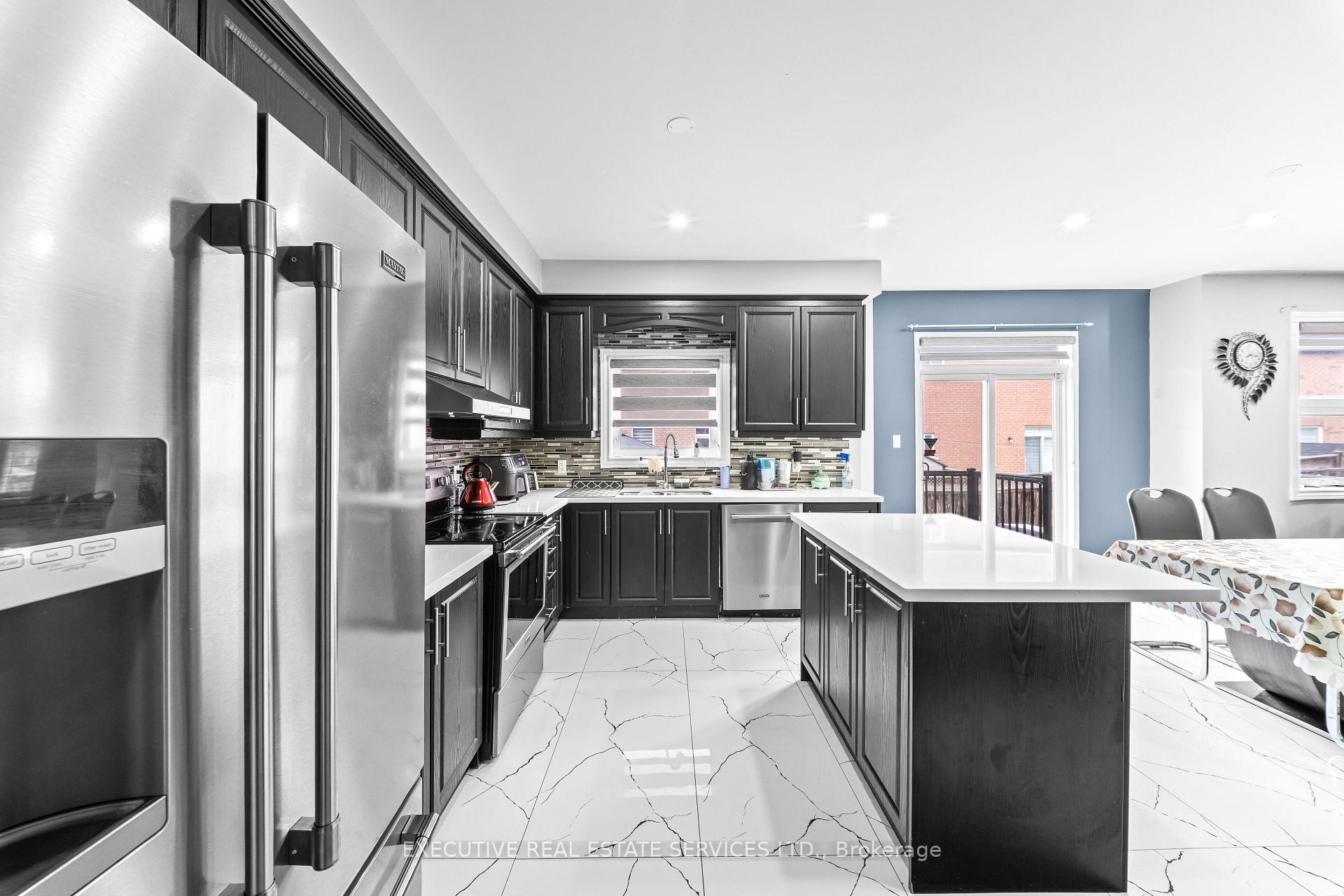Photo 19 of 7 Chapparal Drive, Brampton, Sandringham-Wellington — HOMEH