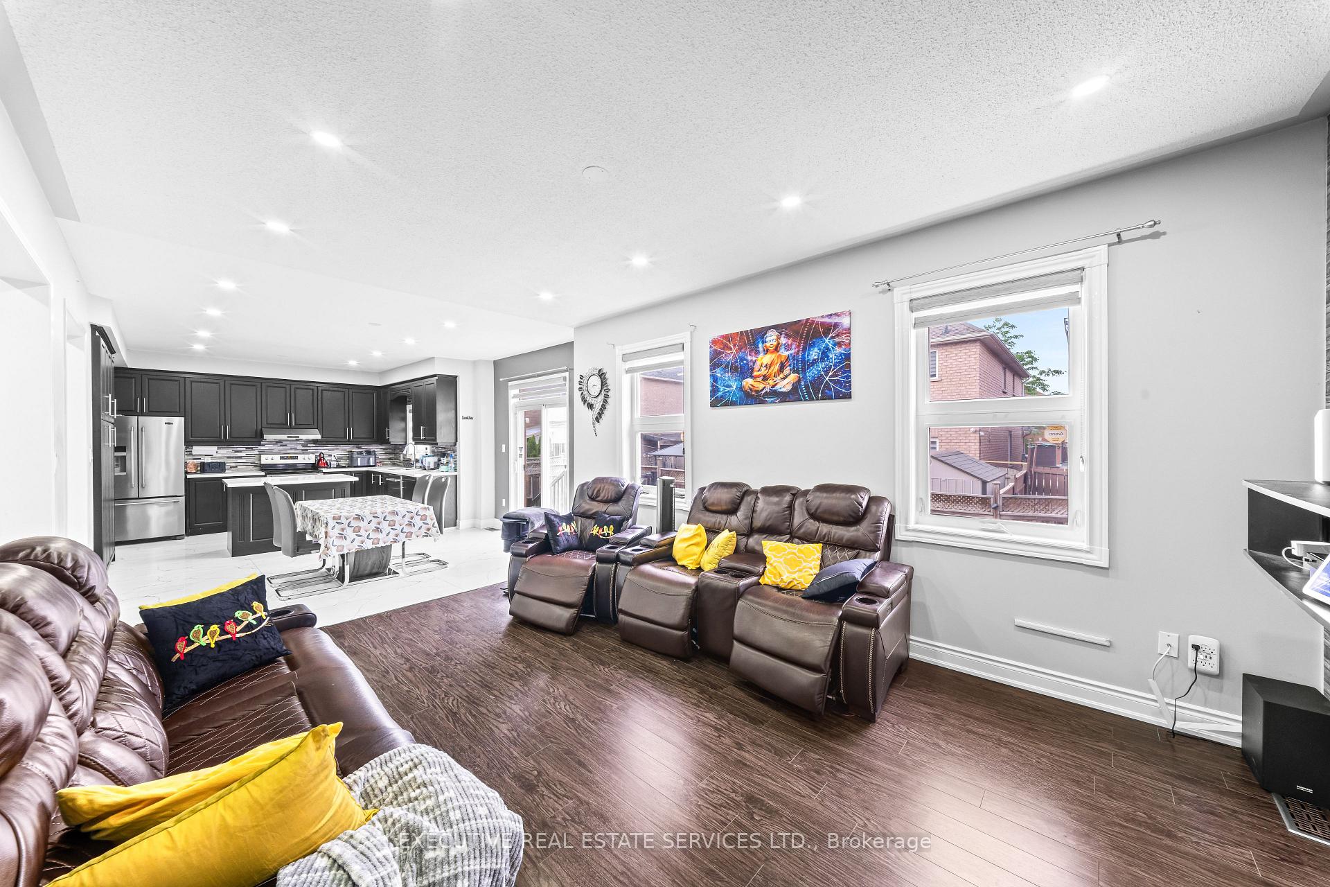 Photo 21 of 7 Chapparal Drive, Brampton, Sandringham-Wellington — HOMEH