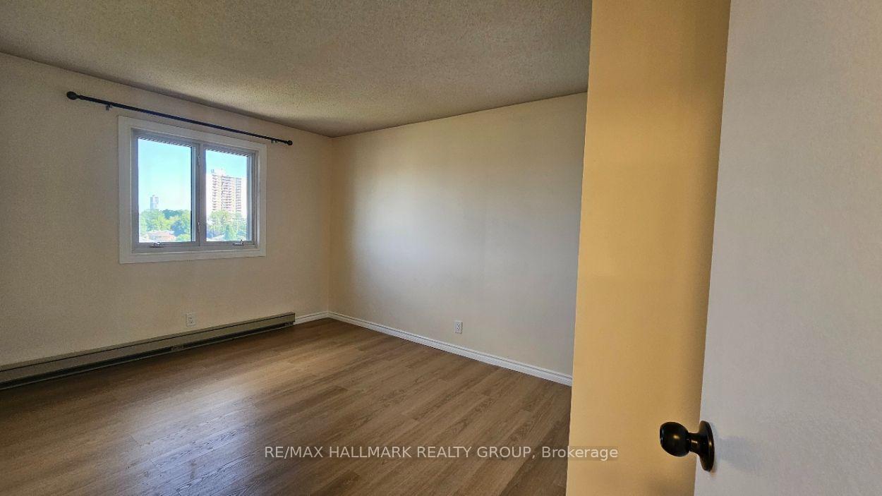 Photo 12 of Unit 4, 158 Mcarthur Avenue, Ottawa, Vanier — HOMEH