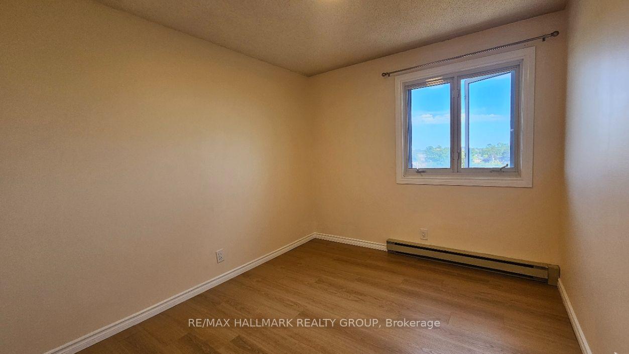 Photo 13 of Unit 4, 158 Mcarthur Avenue, Ottawa, Vanier — HOMEH