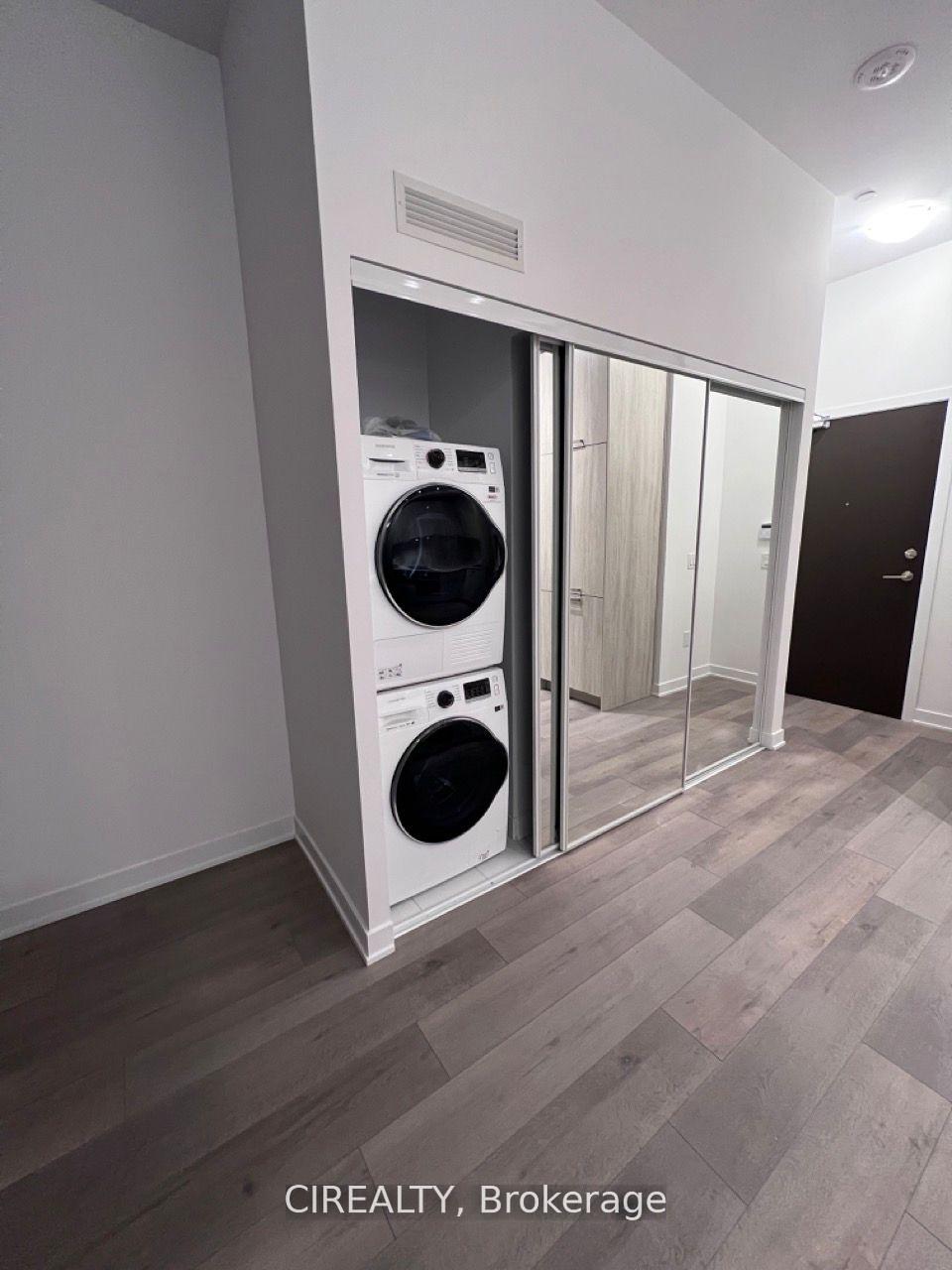 Photo 4 of Unit 210, 38 Honeycrisp Crescent, Vaughan, Vaughan Corporate Centre — HOMEH