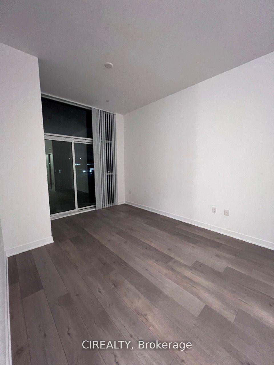 Photo 5 of Unit 210, 38 Honeycrisp Crescent, Vaughan, Vaughan Corporate Centre — HOMEH