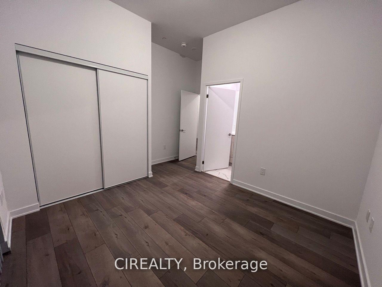 Photo 6 of Unit 210, 38 Honeycrisp Crescent, Vaughan, Vaughan Corporate Centre — HOMEH