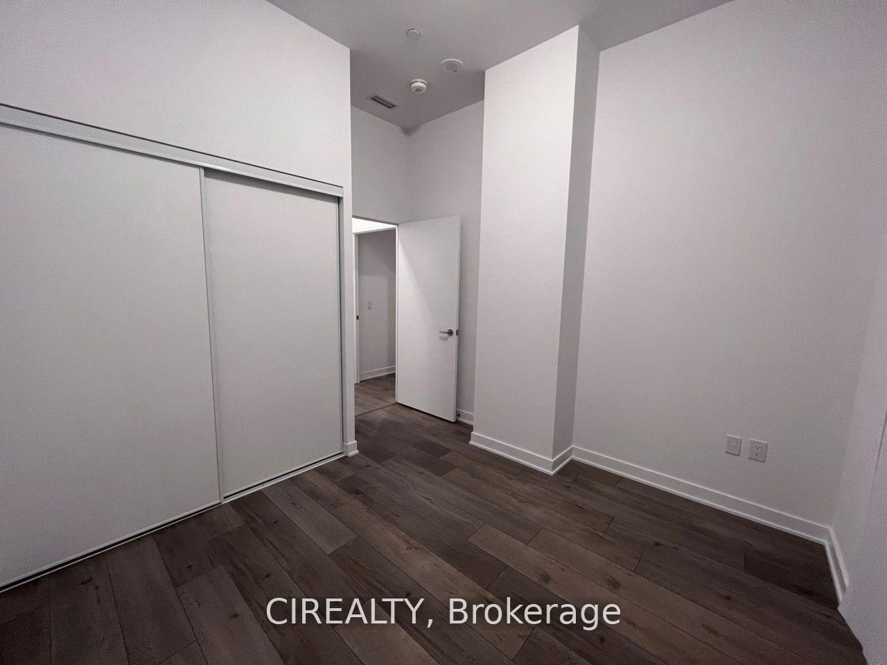 Photo 8 of Unit 210, 38 Honeycrisp Crescent, Vaughan, Vaughan Corporate Centre — HOMEH