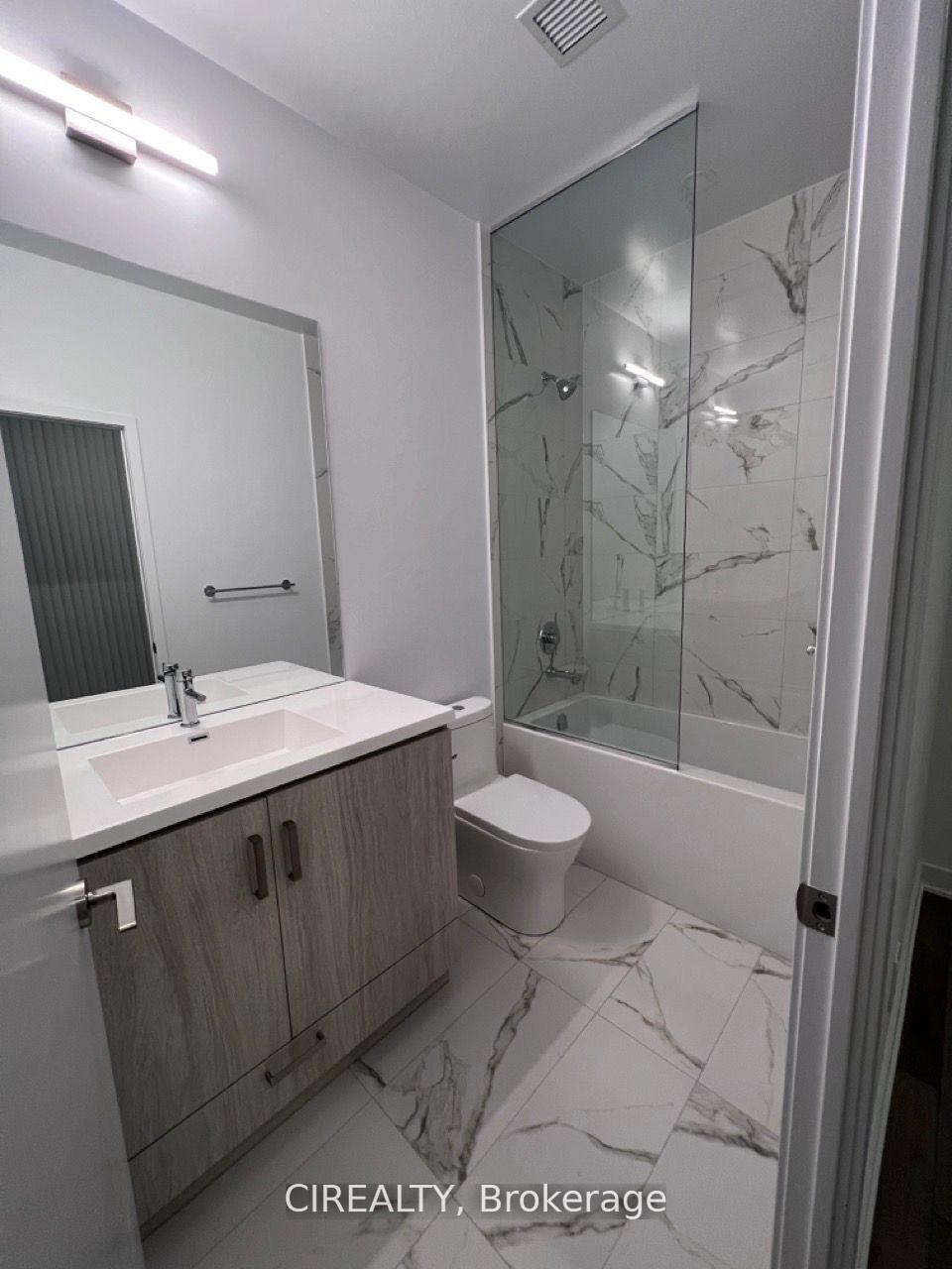 Photo 10 of Unit 210, 38 Honeycrisp Crescent, Vaughan, Vaughan Corporate Centre — HOMEH
