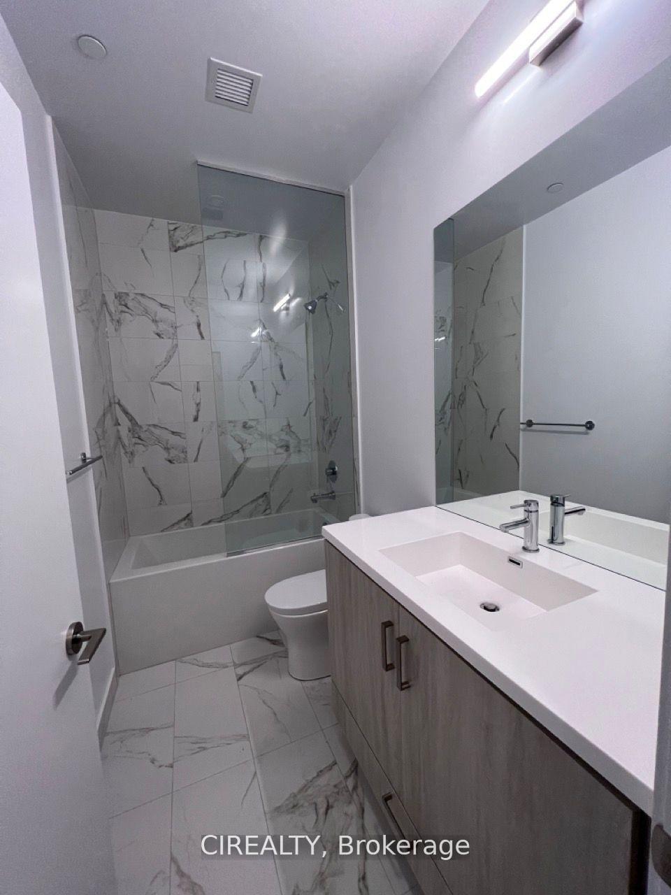 Photo 11 of Unit 210, 38 Honeycrisp Crescent, Vaughan, Vaughan Corporate Centre — HOMEH