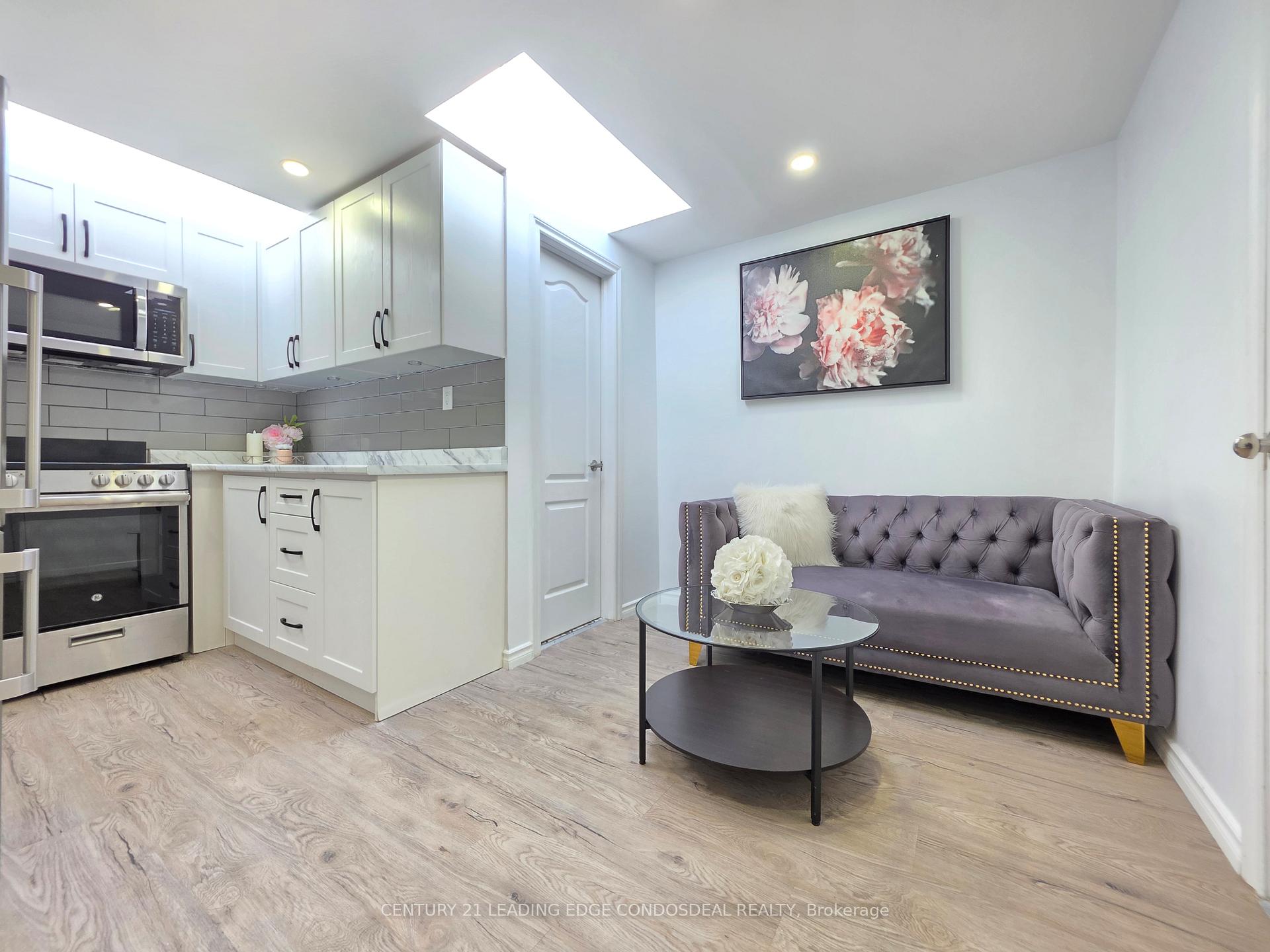 Photo 3 of Unit 2B, 658 Dundas Street W, Toronto, Kensington-Chinatown — HOMEH