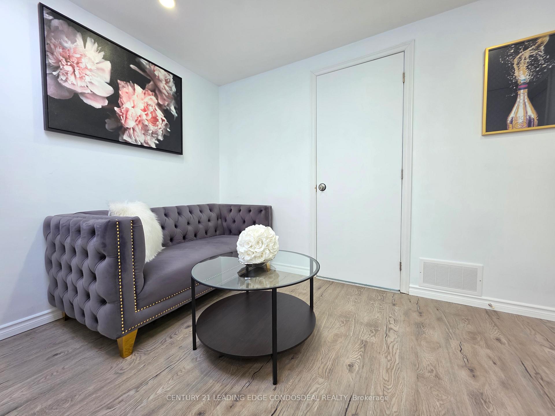 Photo 4 of Unit 2B, 658 Dundas Street W, Toronto, Kensington-Chinatown — HOMEH