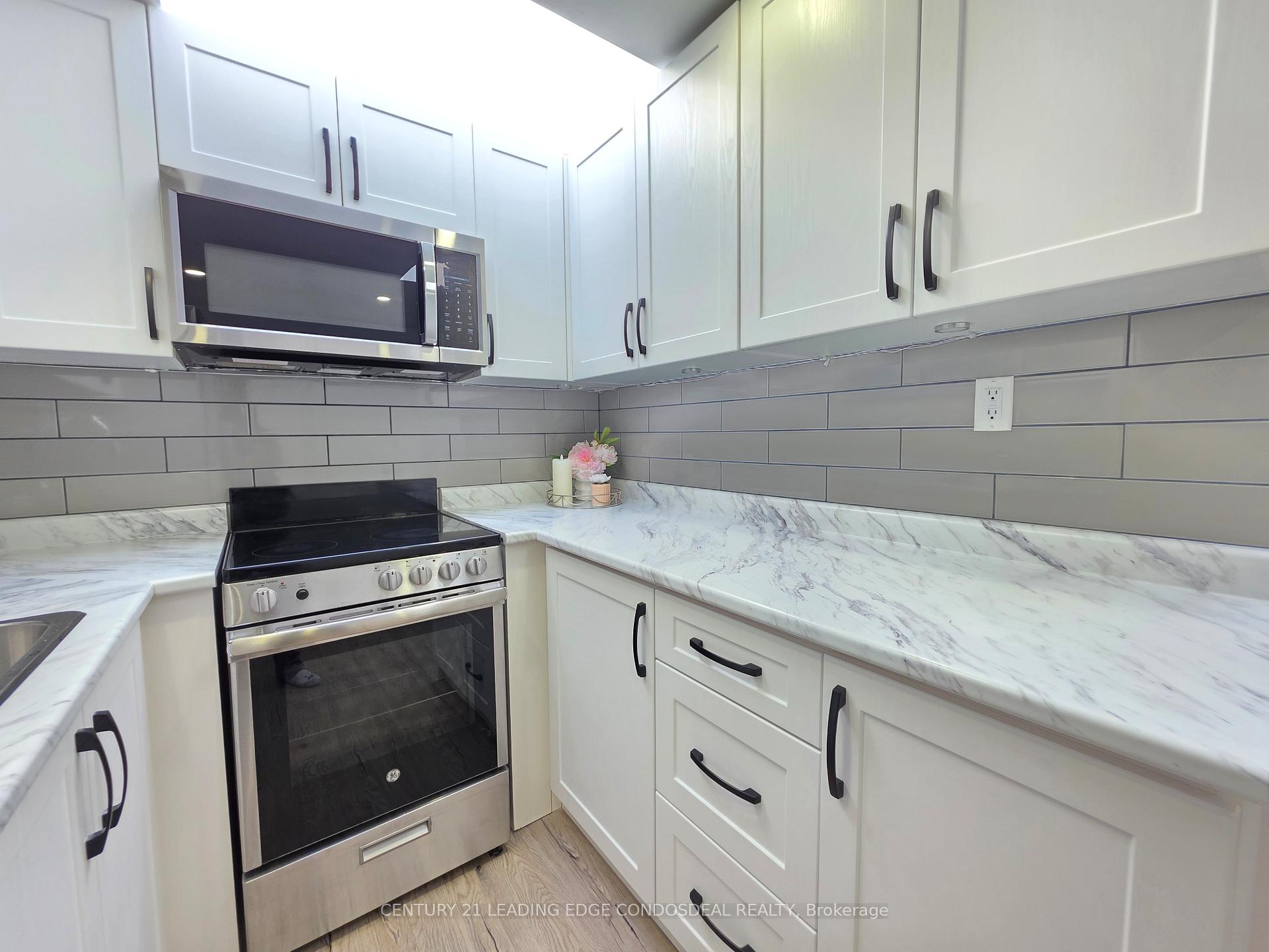 Photo 8 of Unit 2B, 658 Dundas Street W, Toronto, Kensington-Chinatown — HOMEH