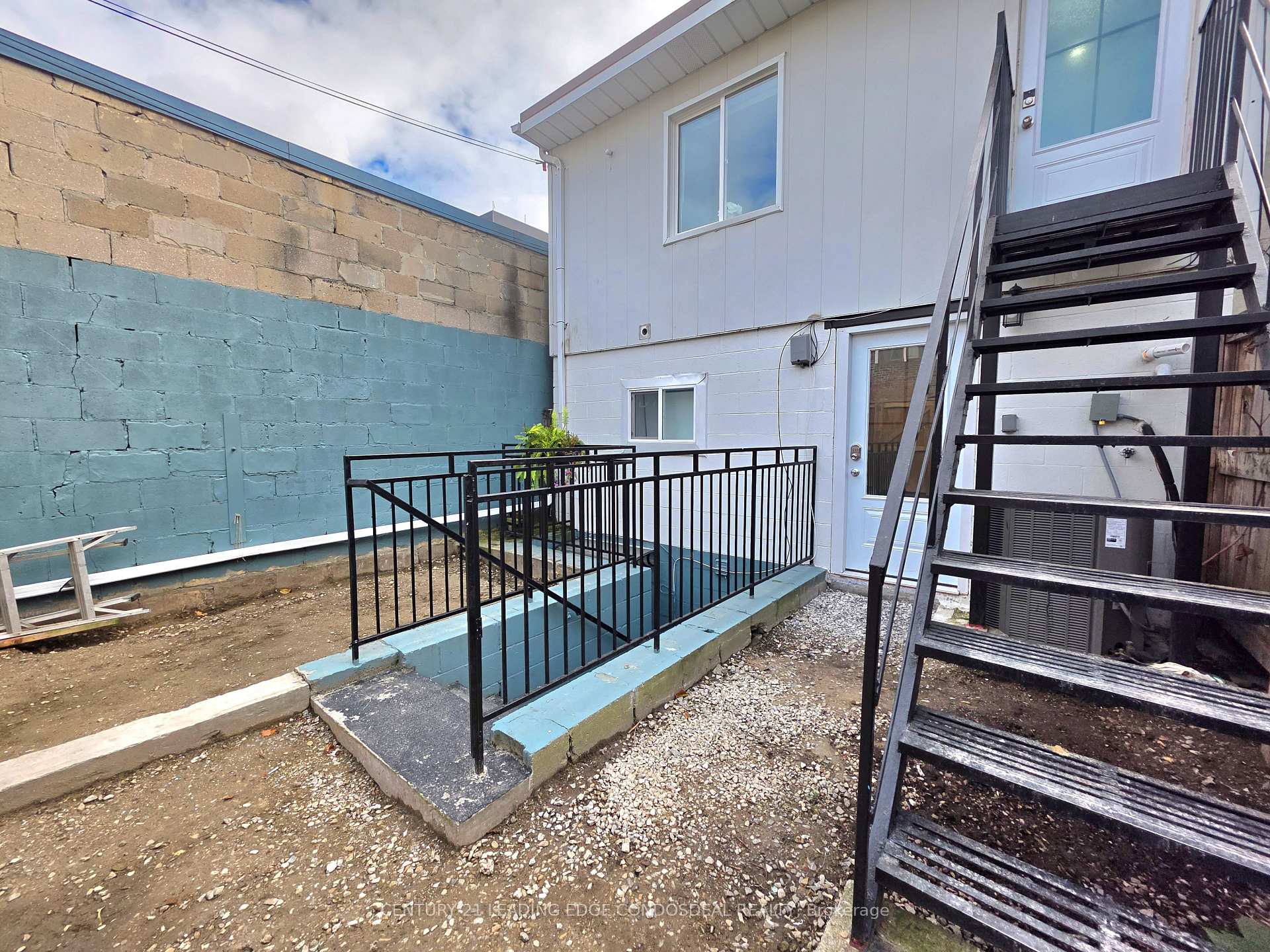Photo 13 of Unit 2B, 658 Dundas Street W, Toronto, Kensington-Chinatown — HOMEH