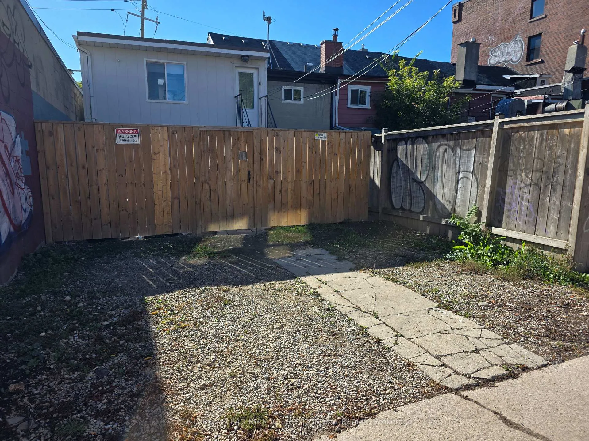 Photo 14 of Unit 2B, 658 Dundas Street W, Toronto, Kensington-Chinatown — HOMEH