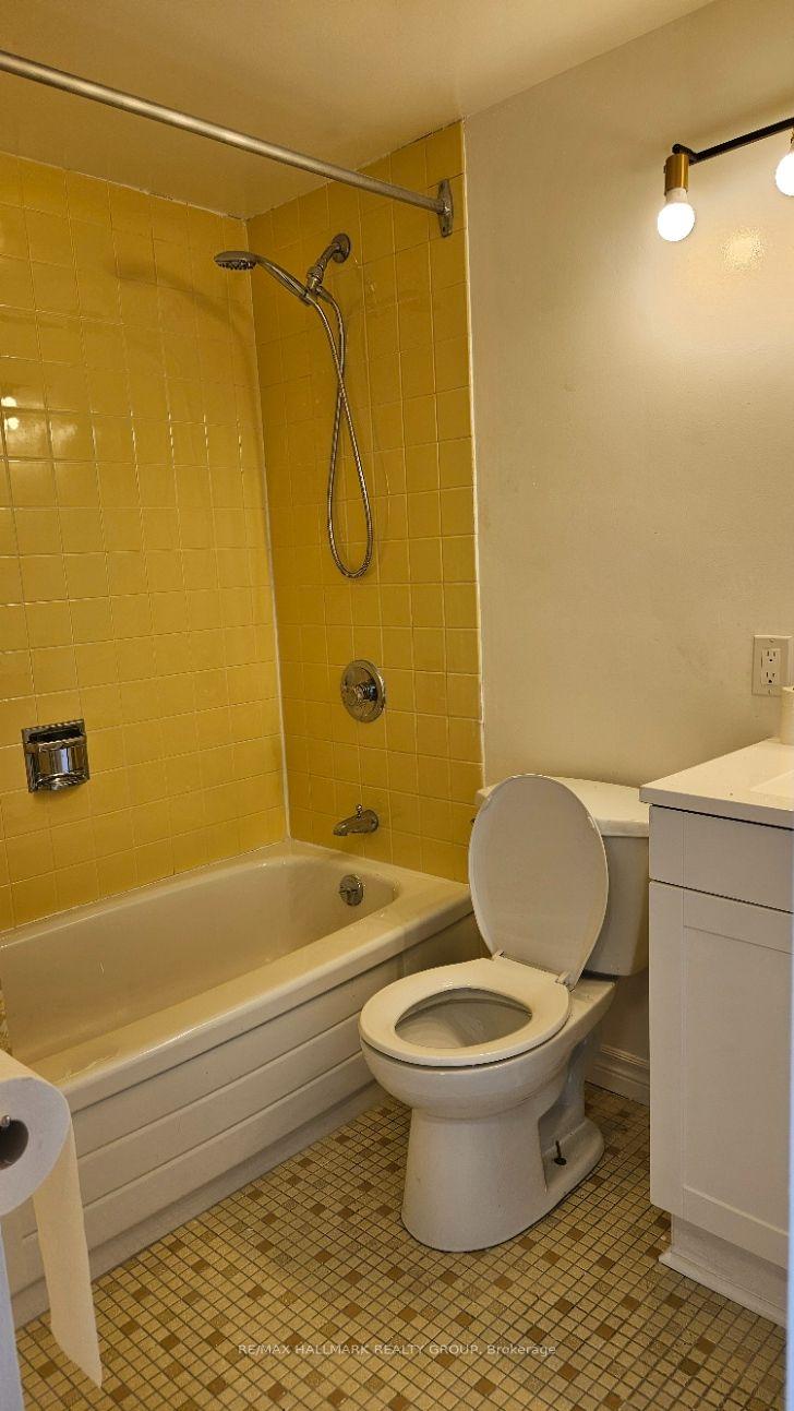 Photo 15 of Unit 4, 158A Mcarthur Avenue, Ottawa, Vanier — HOMEH