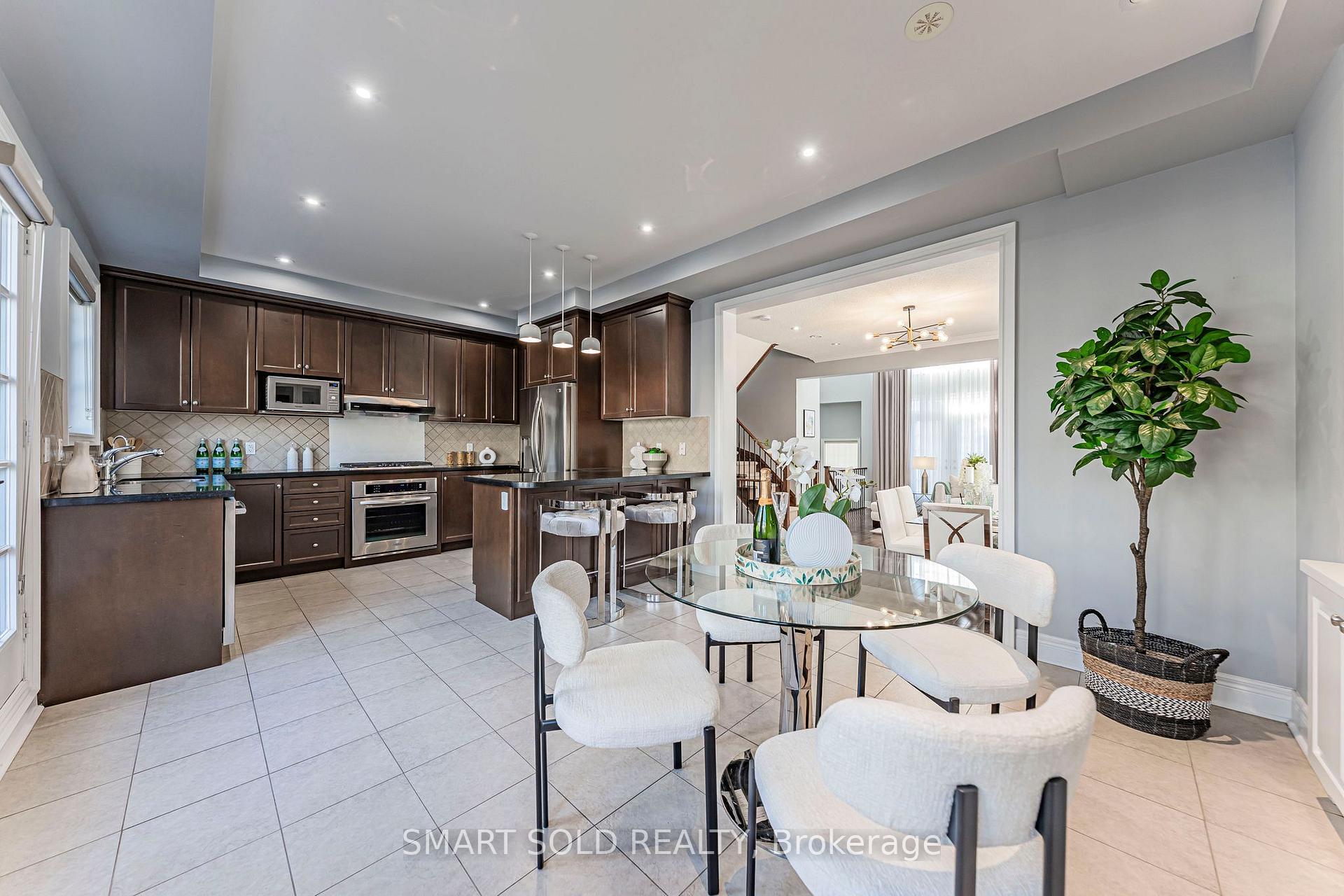 Photo 4 of 31 Lord Durham Road, Markham, Unionville — HOMEH