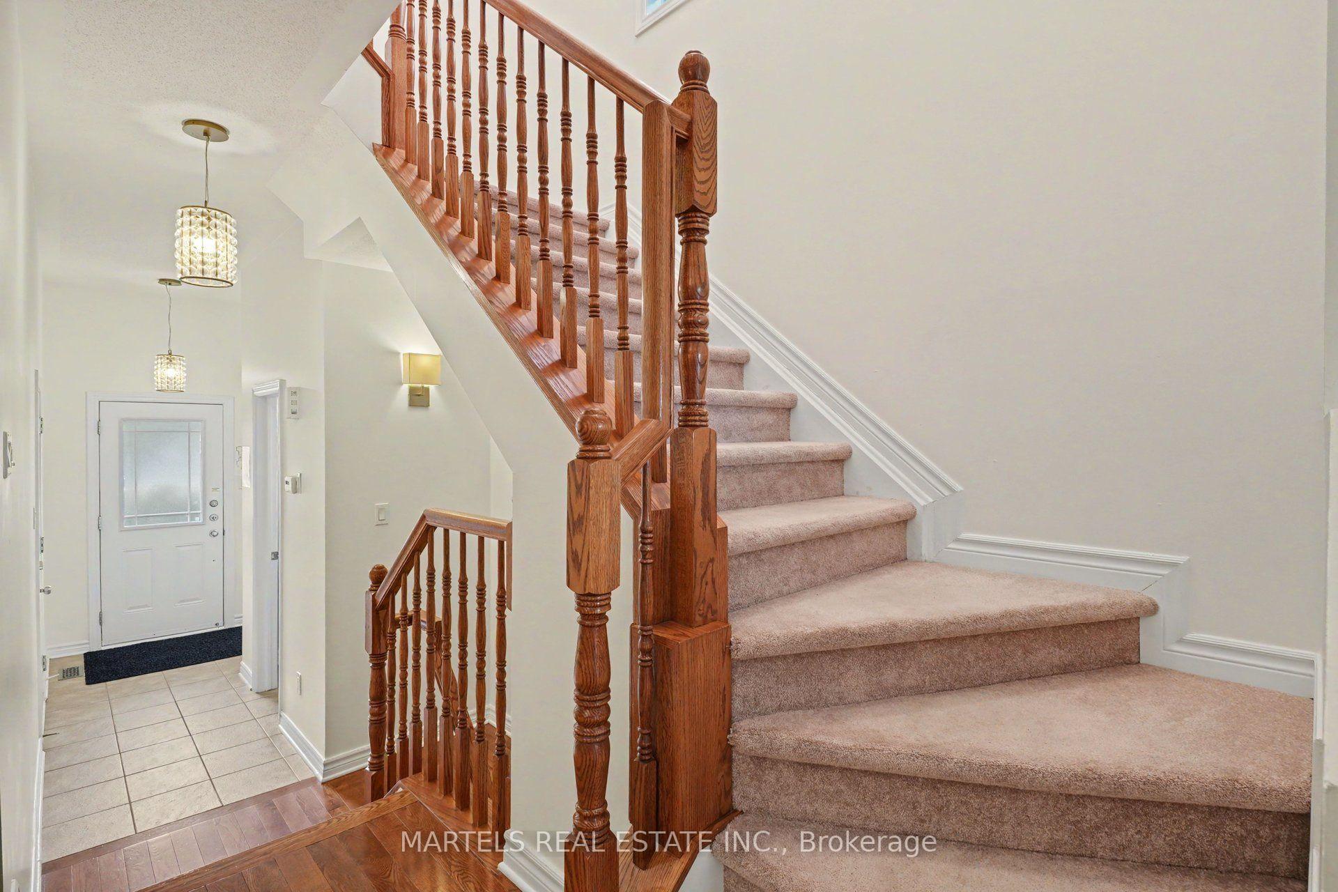 Photo 3 of 83 Indigo Street, Ottawa, Beacon Hill South — HOMEH