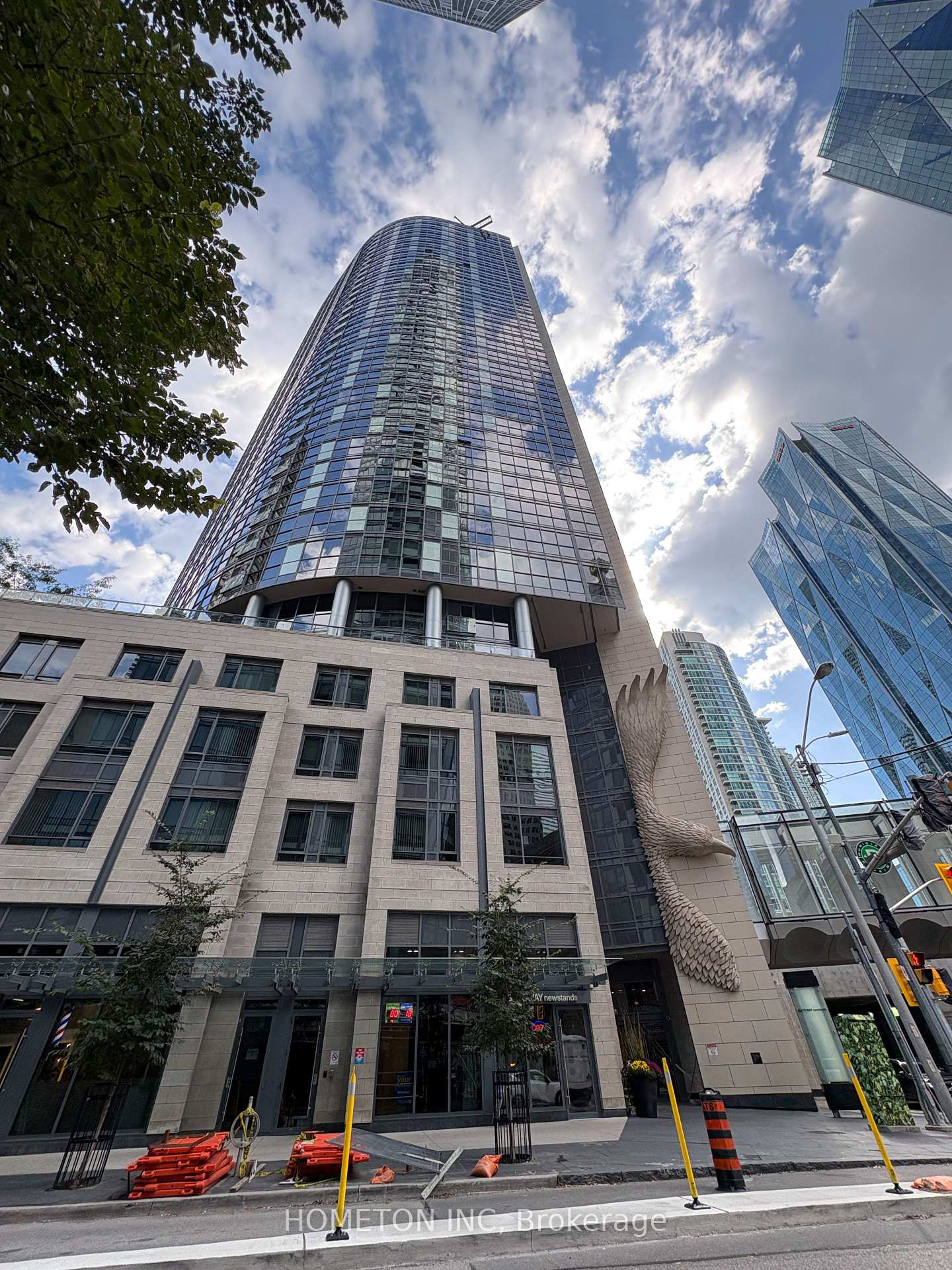 Photo 15 of Unit 1307, 1 The Esplanade, Toronto, Waterfront Communities — HOMEH