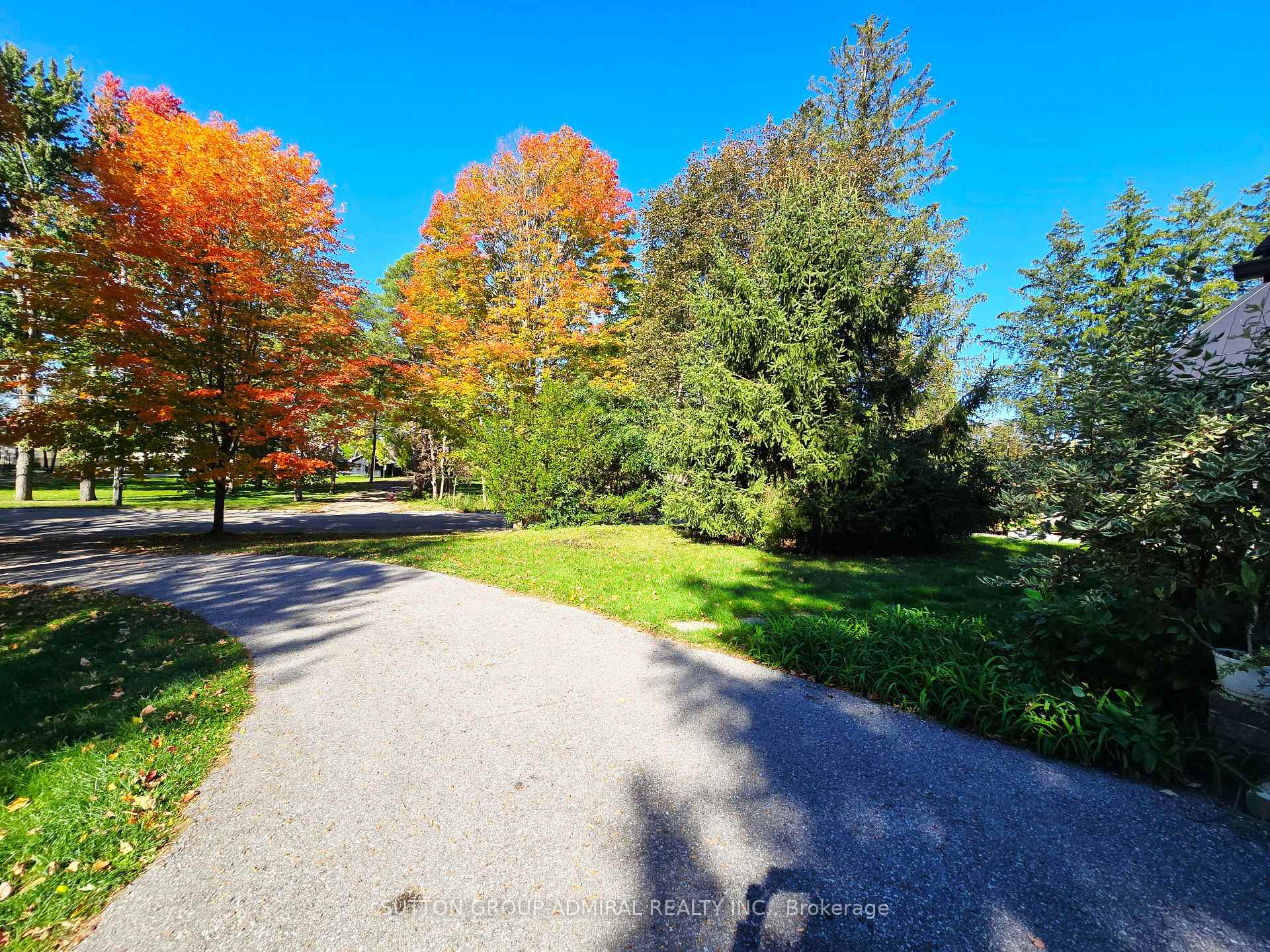 Photo 3 of 501 Sunset Beach Road, Richmond Hill, Oak Ridges Lake Wilcox — HOMEH