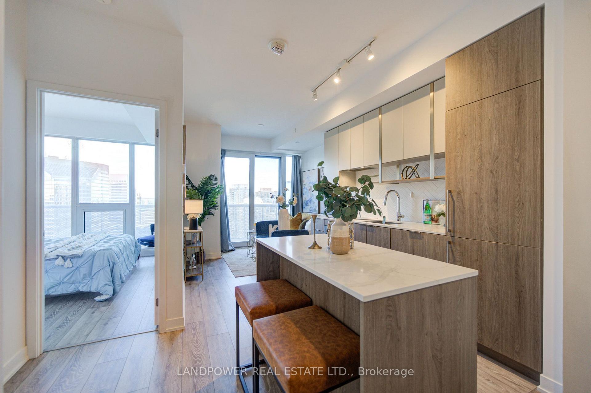 Photo of Unit 1906, 15 Holmes Avenue