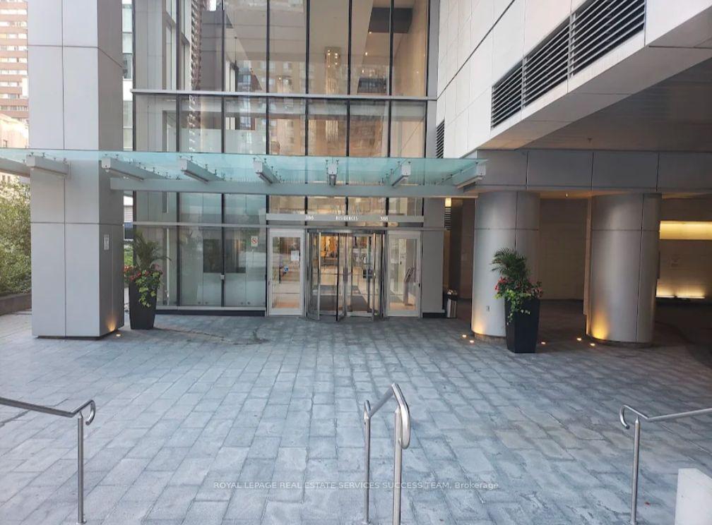 Photo 2 of Unit 2801, 386 Yonge Street, Toronto, Bay Street Corridor — HOMEH
