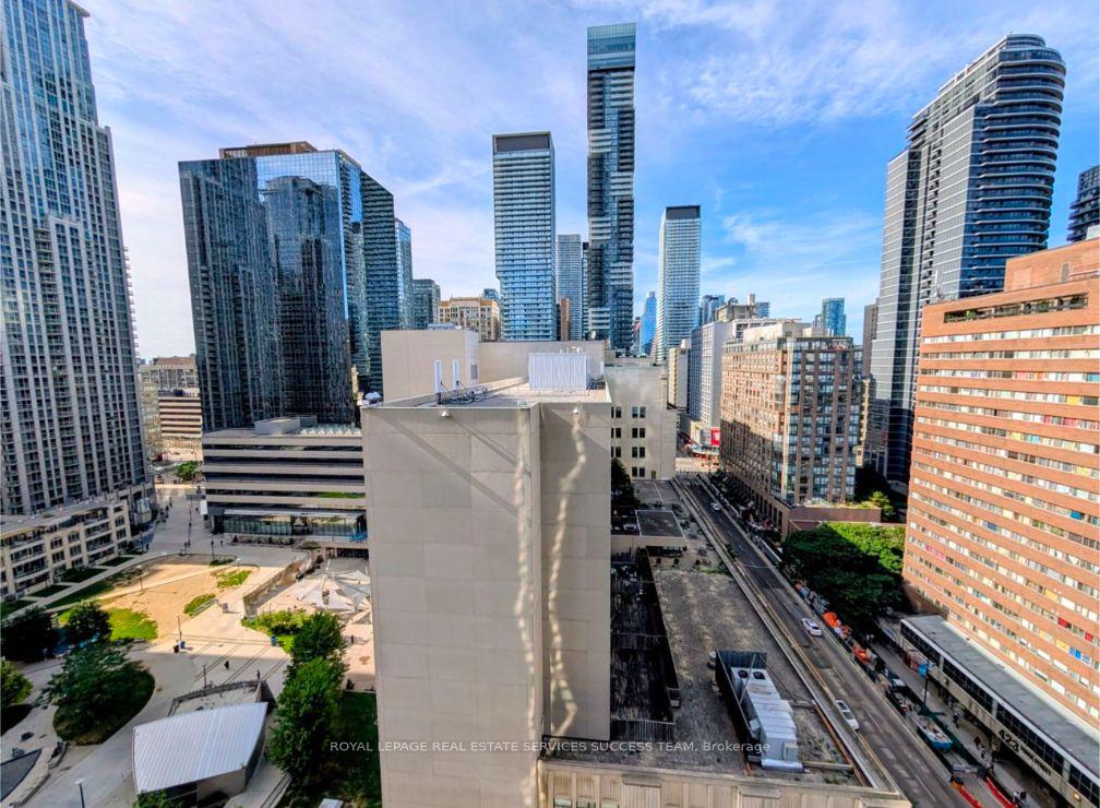 Photo 3 of Unit 2801, 386 Yonge Street, Toronto, Bay Street Corridor — HOMEH